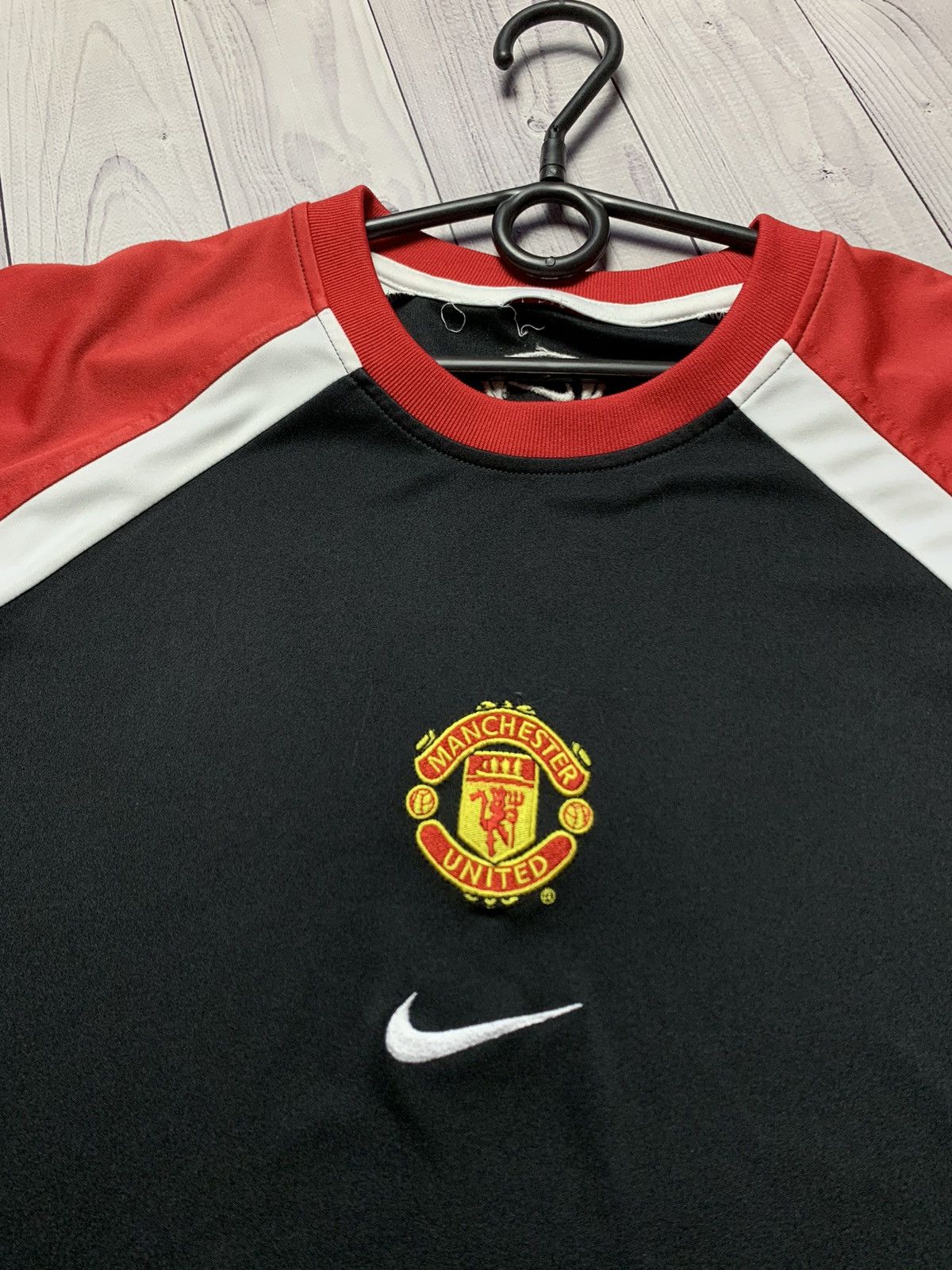 Vintage Vintage Nike Manchester United soccer jersey black size M Size US M / EU 48-50 / 2 - 4 Thumbnail
