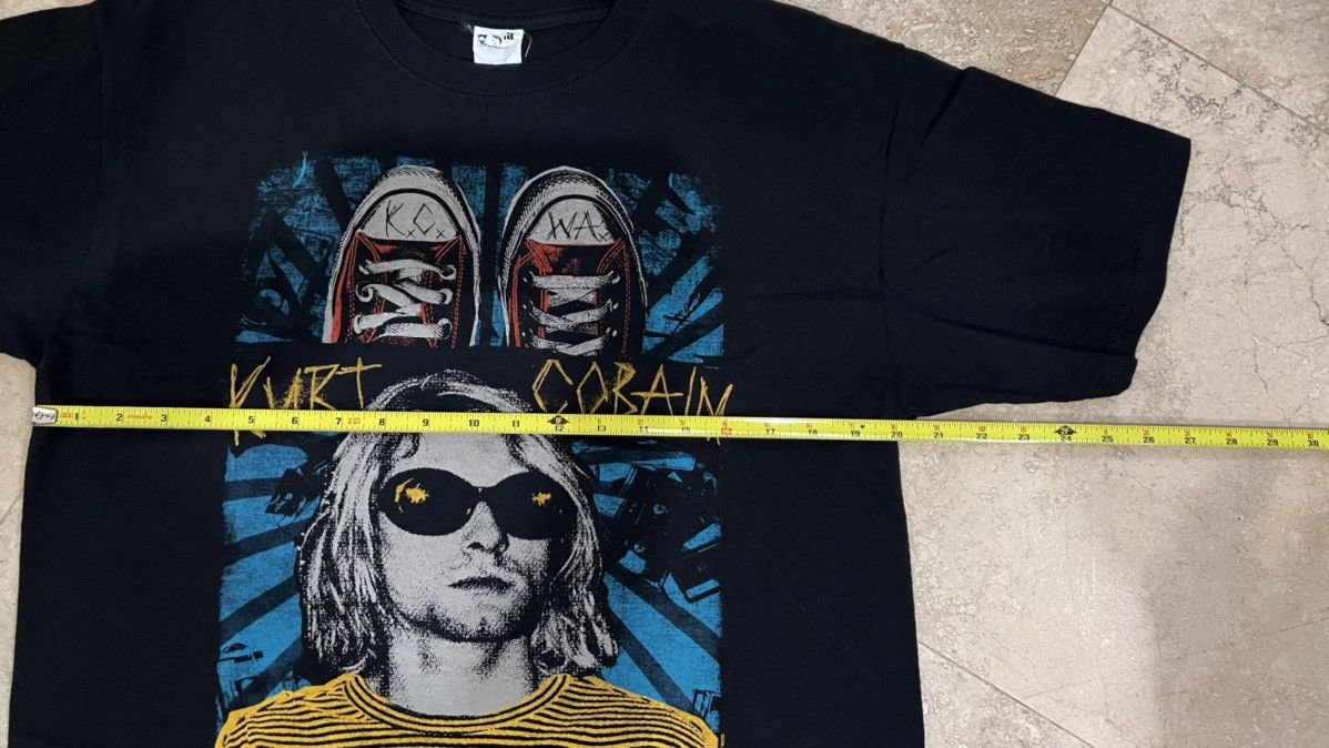 2012 Kurt Cobain The End of The Music TShirt size L