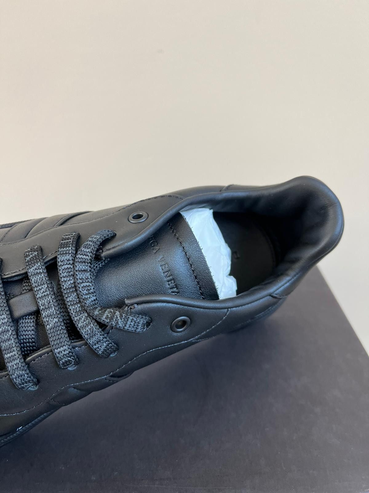 Bottega Veneta Low Top Speedster Calf Sneakers in Black Color Size US 9 / EU 42 - 12 Thumbnail