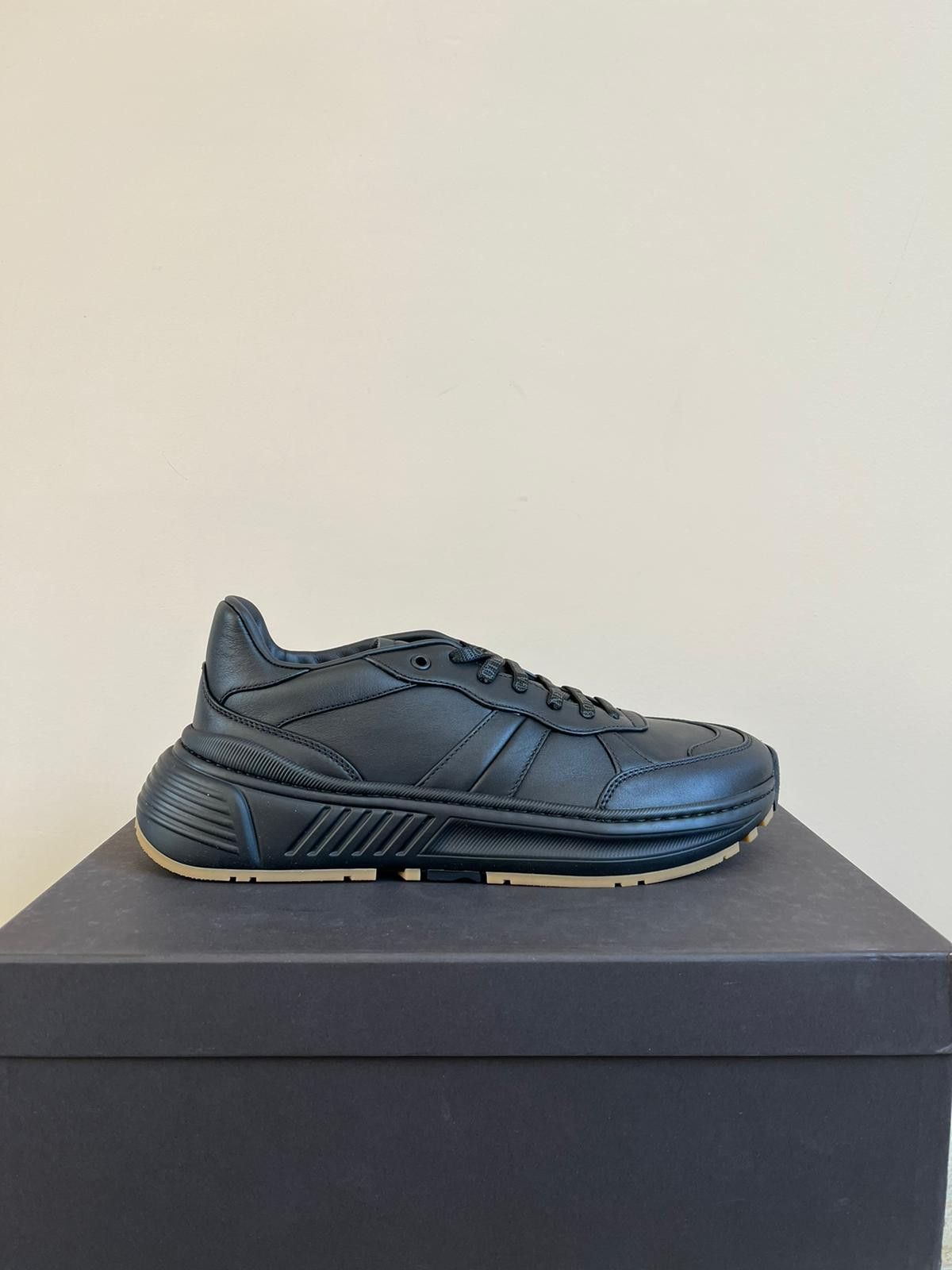 Bottega Veneta Low Top Speedster Calf Sneakers in Black Color Size US 9 / EU 42 - 1 Thumbnail