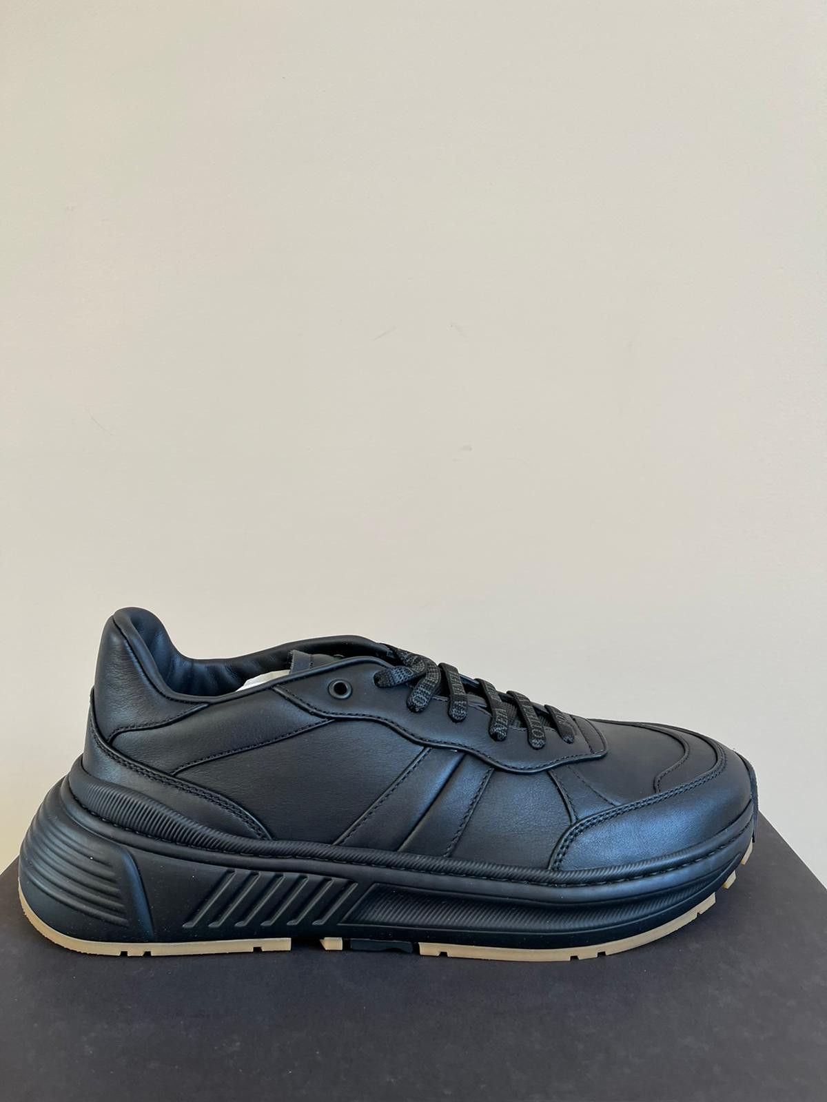 Bottega Veneta Low Top Speedster Calf Sneakers in Black Color Size US 9 / EU 42 - 4 Thumbnail