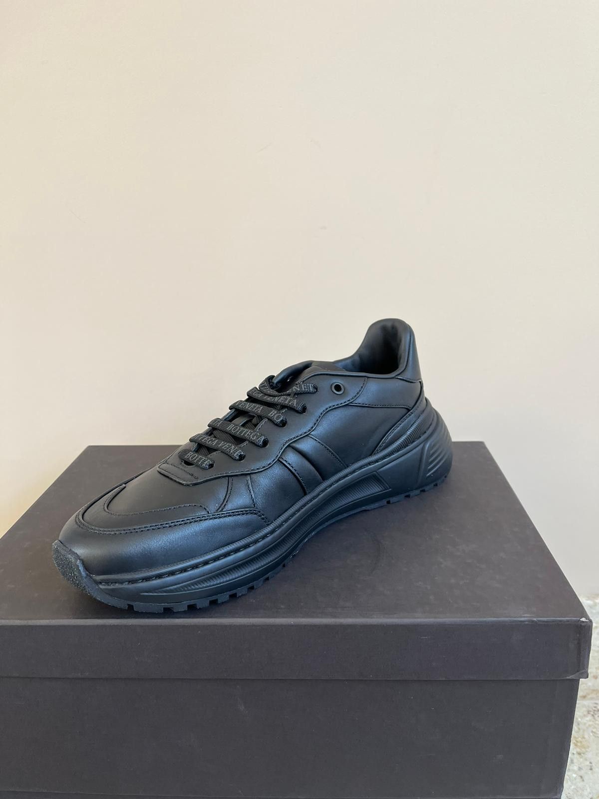 Bottega Veneta Low Top Speedster Calf Sneakers in Black Color Size US 9 / EU 42 - 9 Thumbnail
