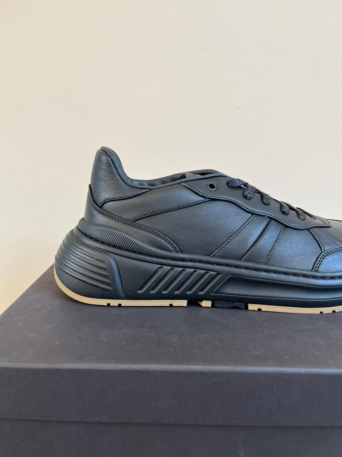 Bottega Veneta Low Top Speedster Calf Sneakers in Black Color Size US 9 / EU 42 - 2 Thumbnail