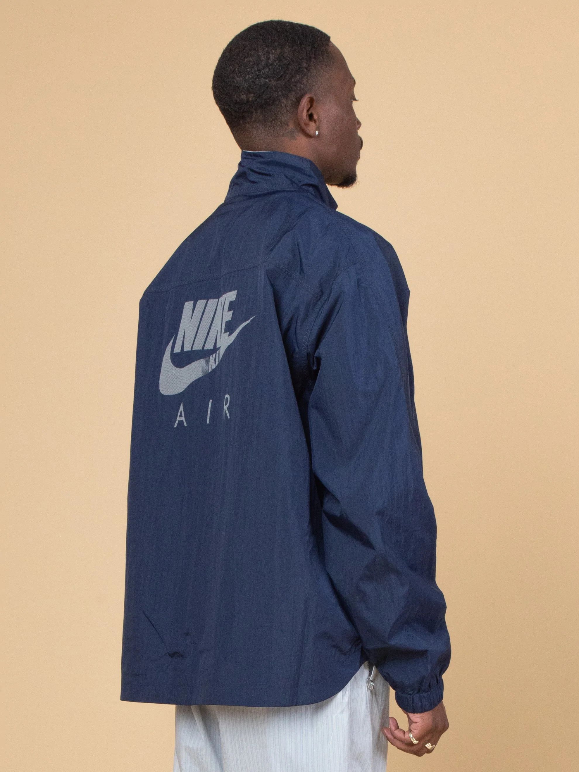 RSVP Gallery - Nike x Kim Jones Reversible Jacket available now 🛍 This reversible  windbreaker jacket from Nike's collaboration with Kim Jones takes  inspiration from the iconic Air Max 95 shoe with