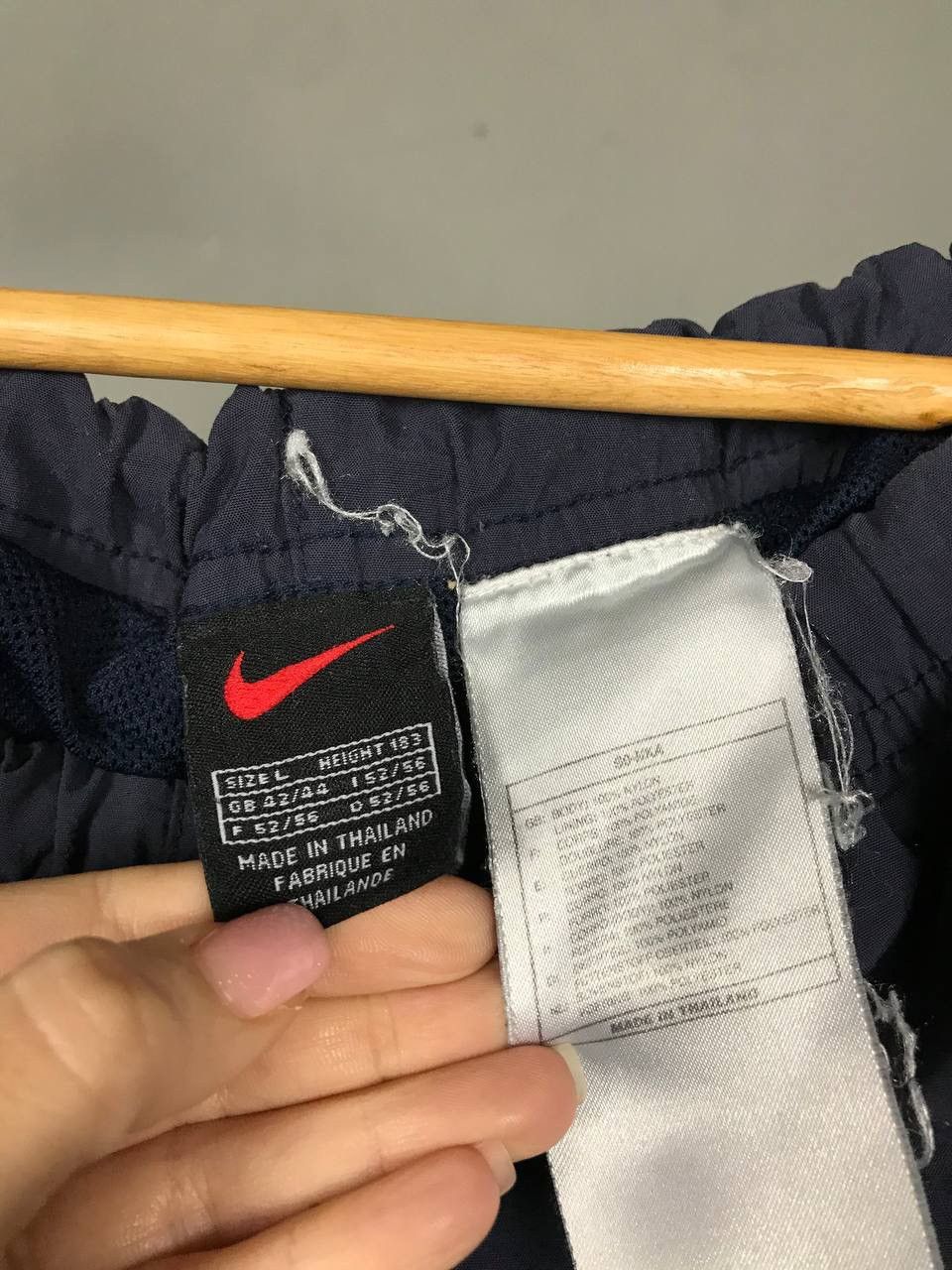 Nike × Vintage Nike swoosh streetwear vintage shorts Size US 34 / EU 50 - 2 Thumbnail