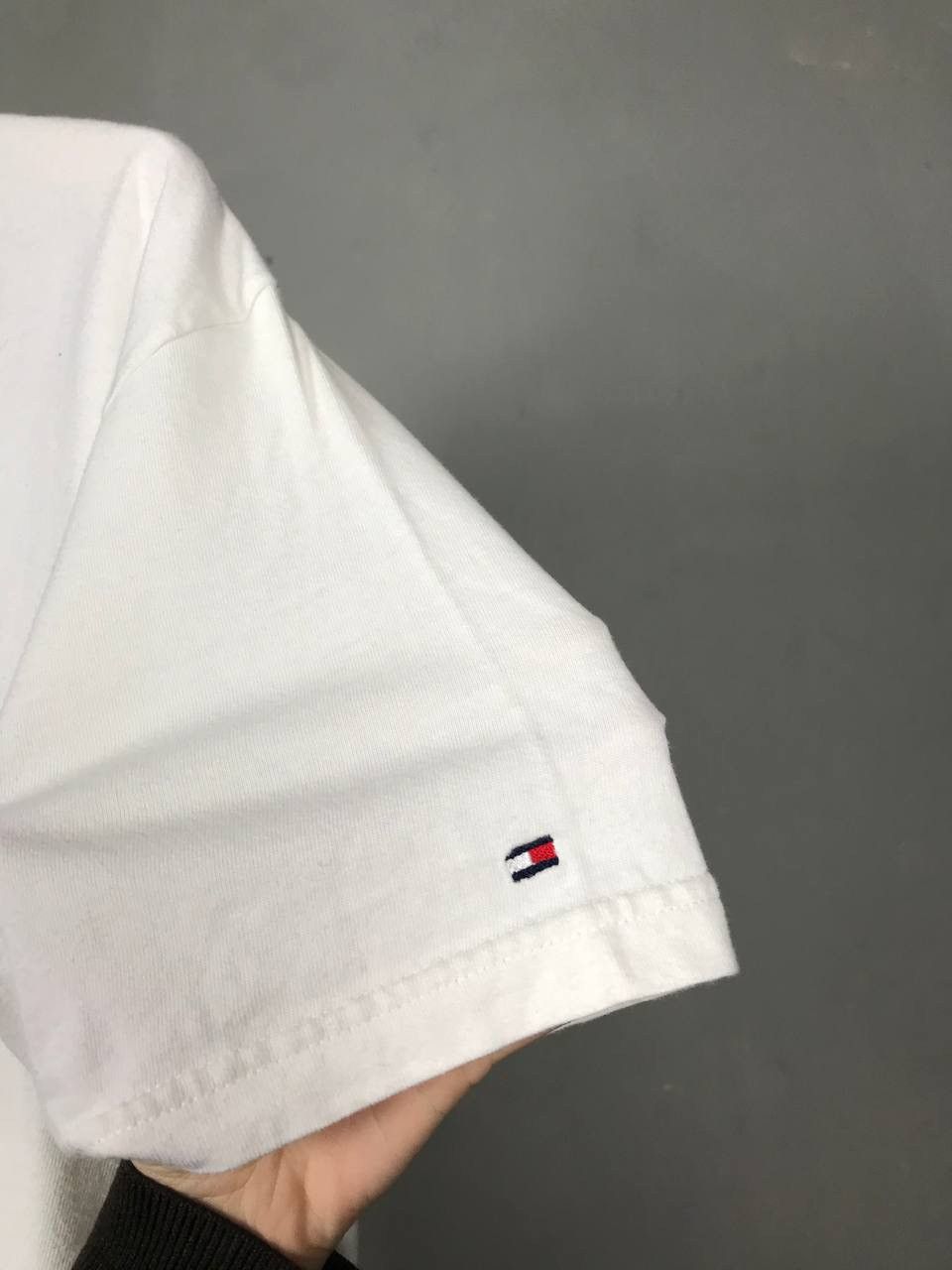 Tommy Hilfiger × Vintage Tommy Hilfiger vintage luxury streetwear tee Size US M / EU 48-50 / 2 - 4 Thumbnail