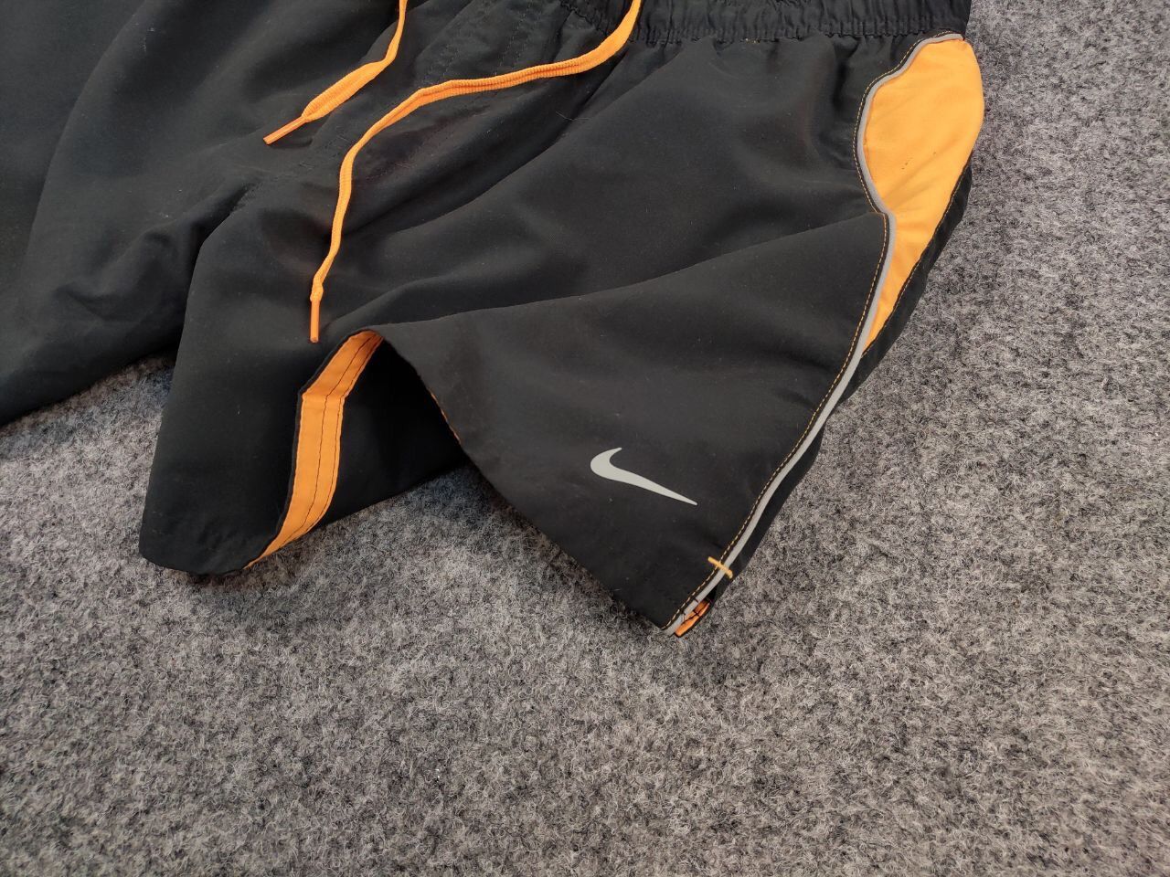 Nike Vintage Nike Shorts Gray Logo swoosh casual Y2K Streetwear Size US 36 / EU 52 - 4 Thumbnail