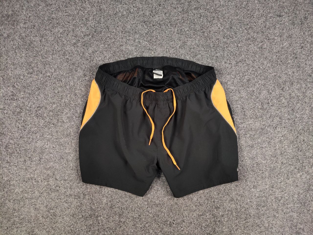 Nike Vintage Nike Shorts Gray Logo swoosh casual Y2K Streetwear Size US 36 / EU 52 - 2 Thumbnail