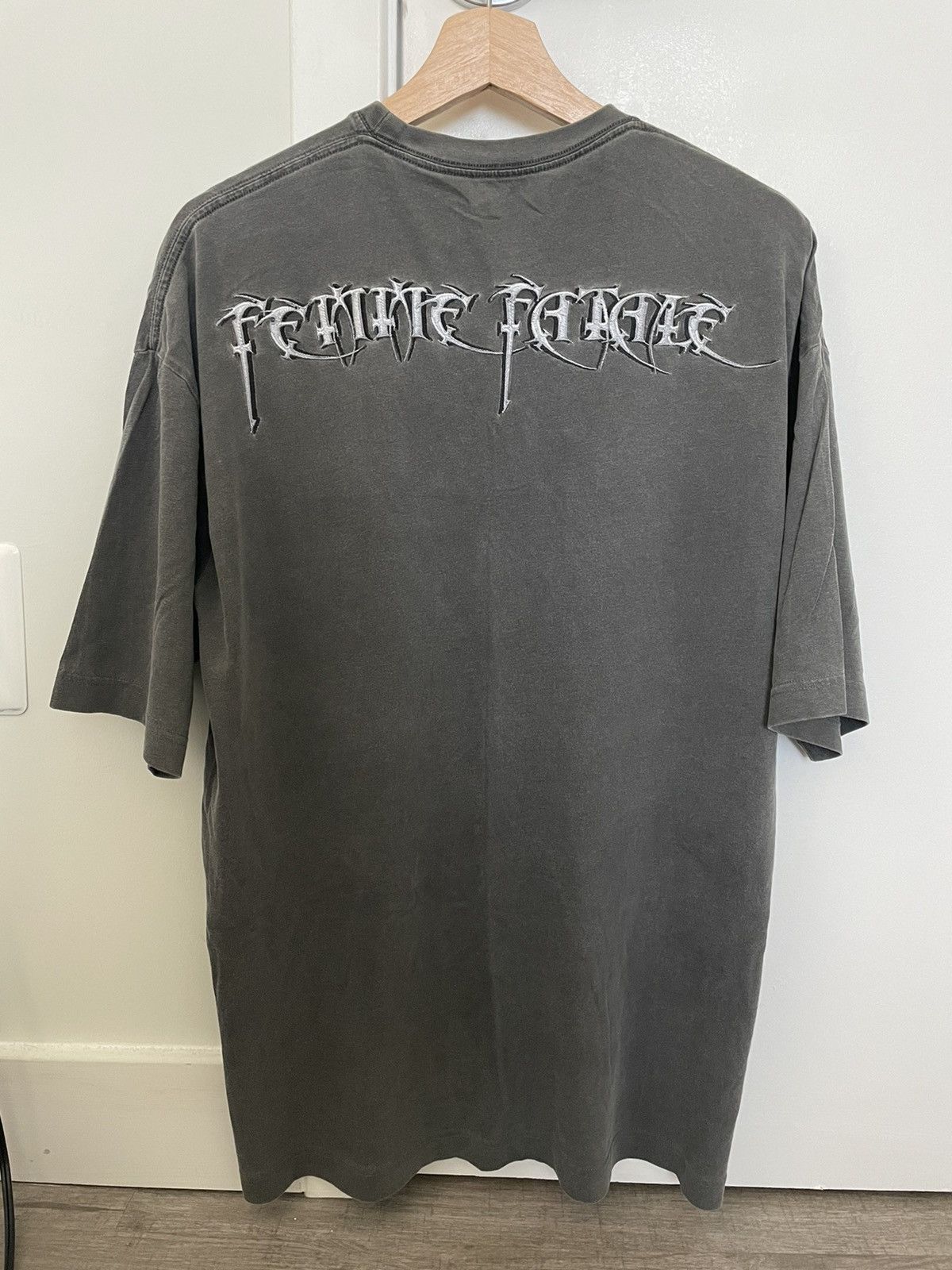 Balenciaga Balenciaga femme fatale embroidery washed grey t shirt 