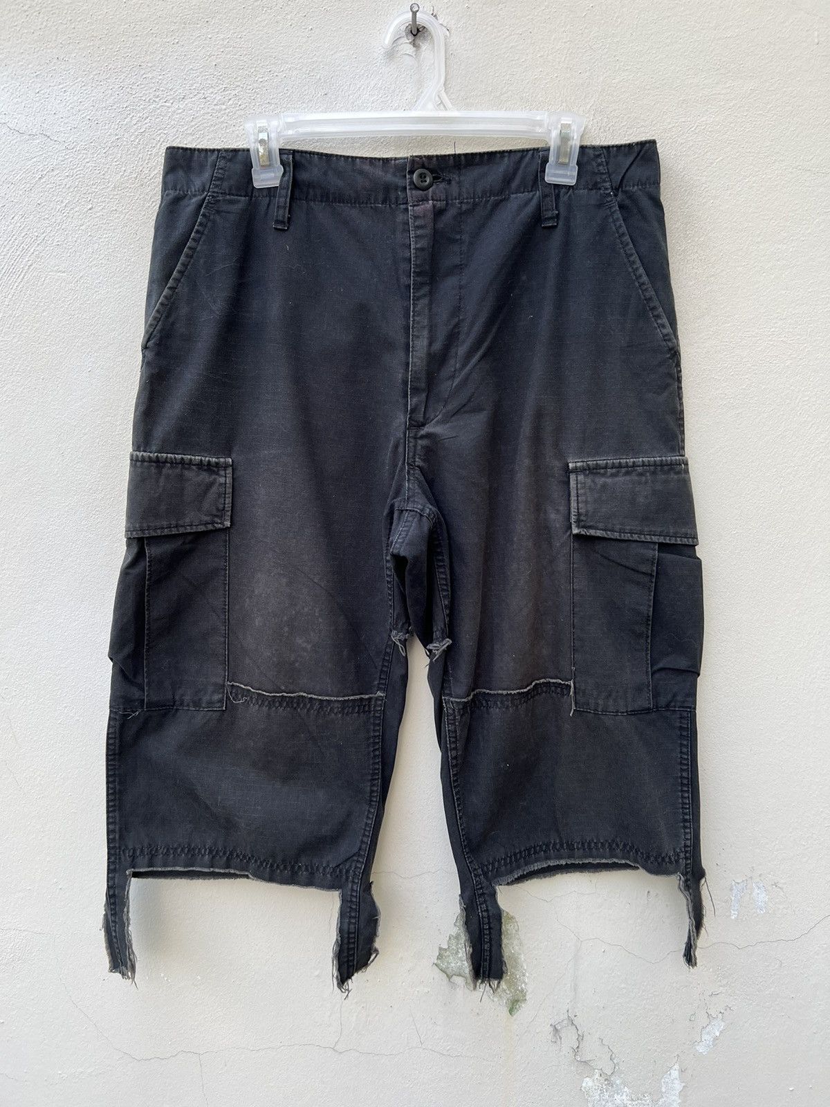Devilock Vintage Devilock Japan Distress Sun Fade Black Cargo Short Size US 33 - 4 Thumbnail