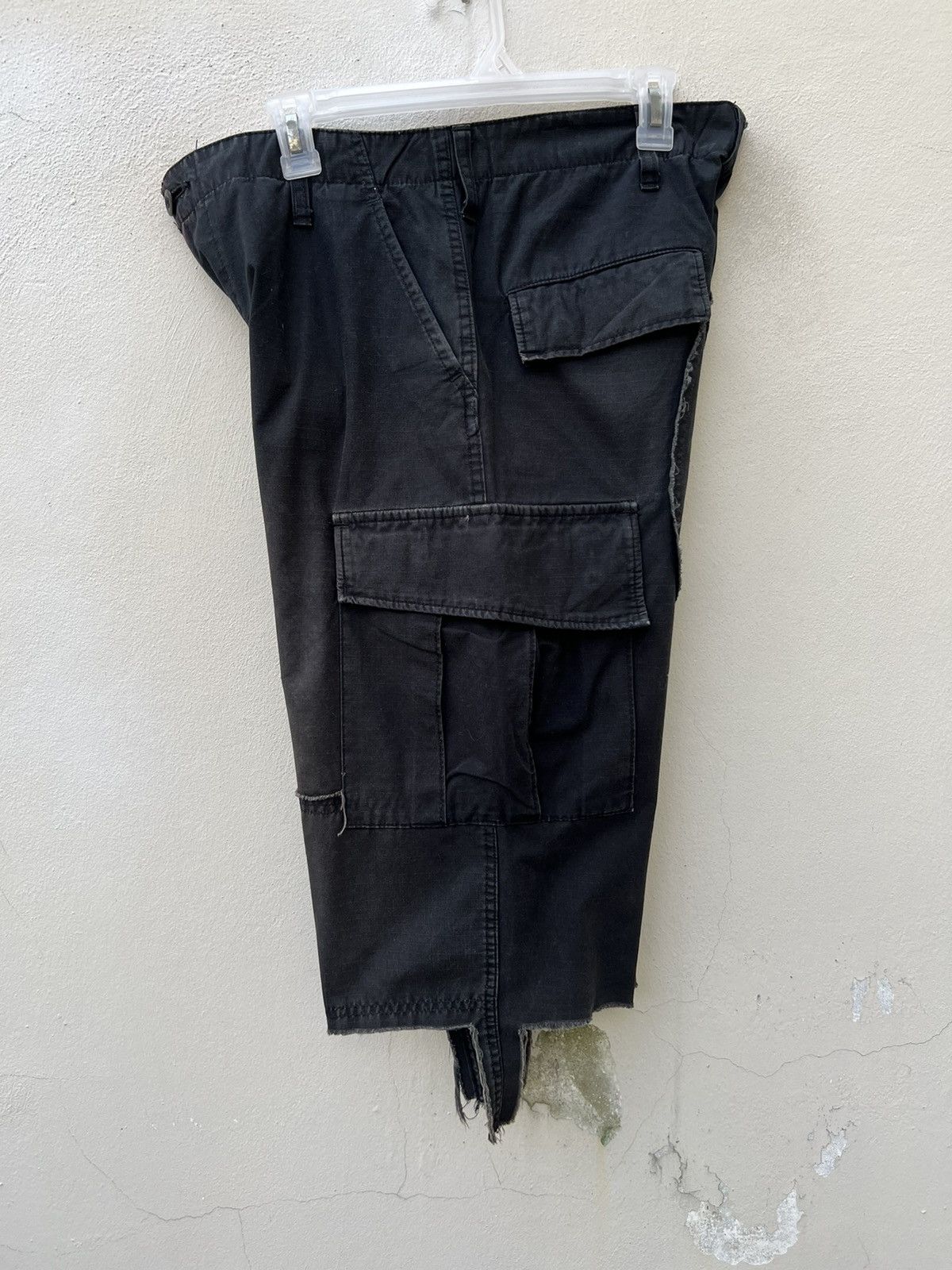 Devilock Vintage Devilock Japan Distress Sun Fade Black Cargo Short Size US 33 - 13 Thumbnail