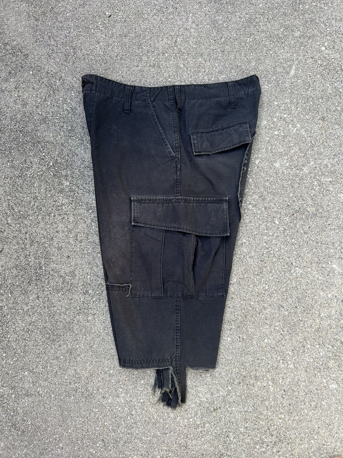 Devilock Vintage Devilock Japan Distress Sun Fade Black Cargo Short Size US 33 - 3 Thumbnail