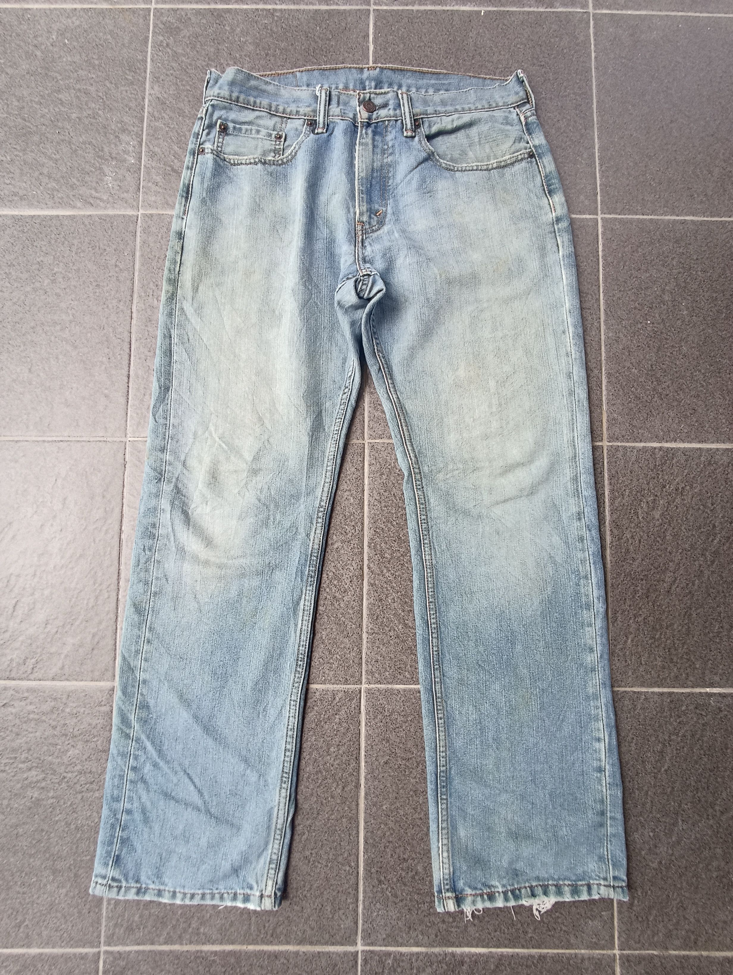 image of Vintage Levis 559 Jeans - J195 in Blue, Men's (Size 33)