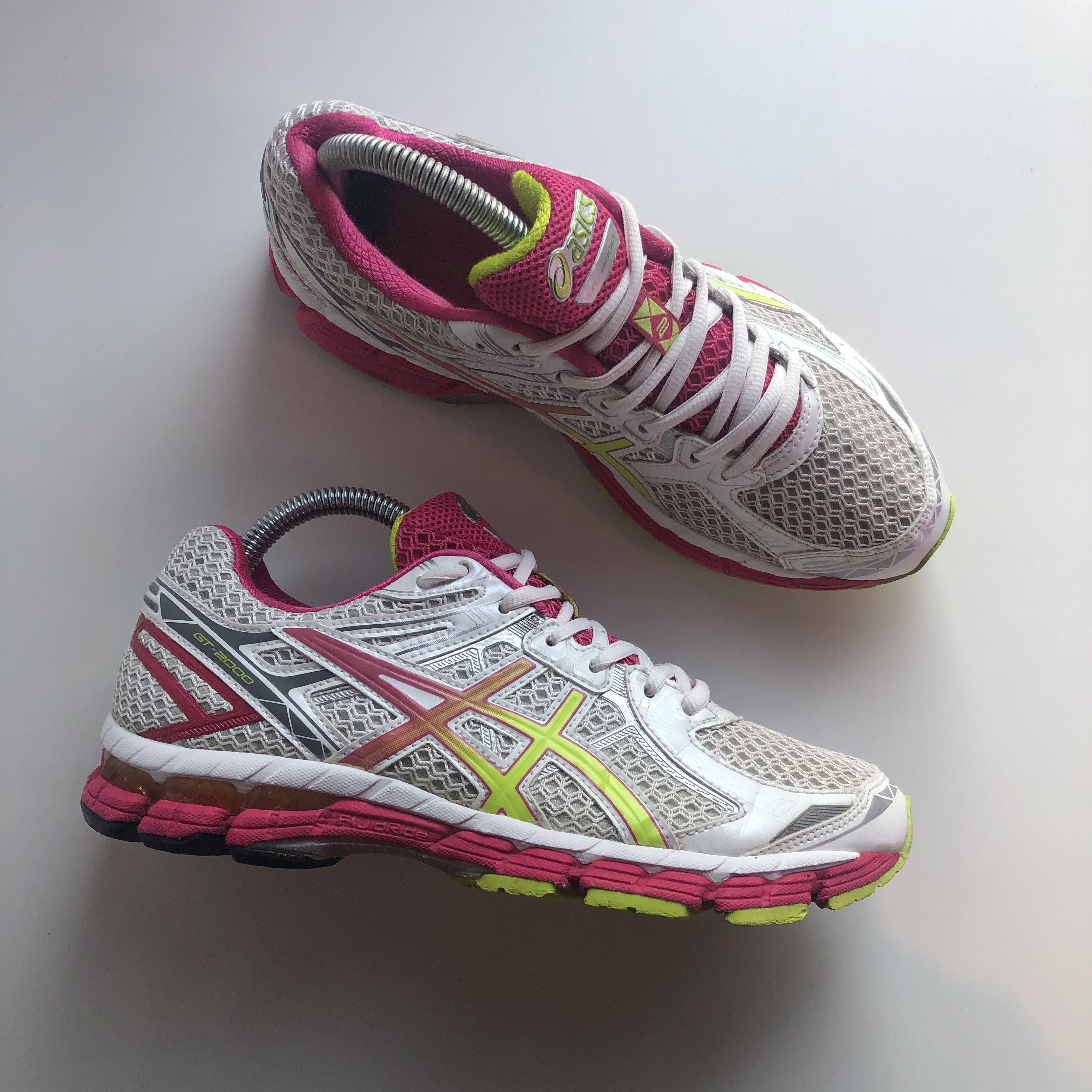 Asics GT - 2000 EU 39 US 75 WMNS !