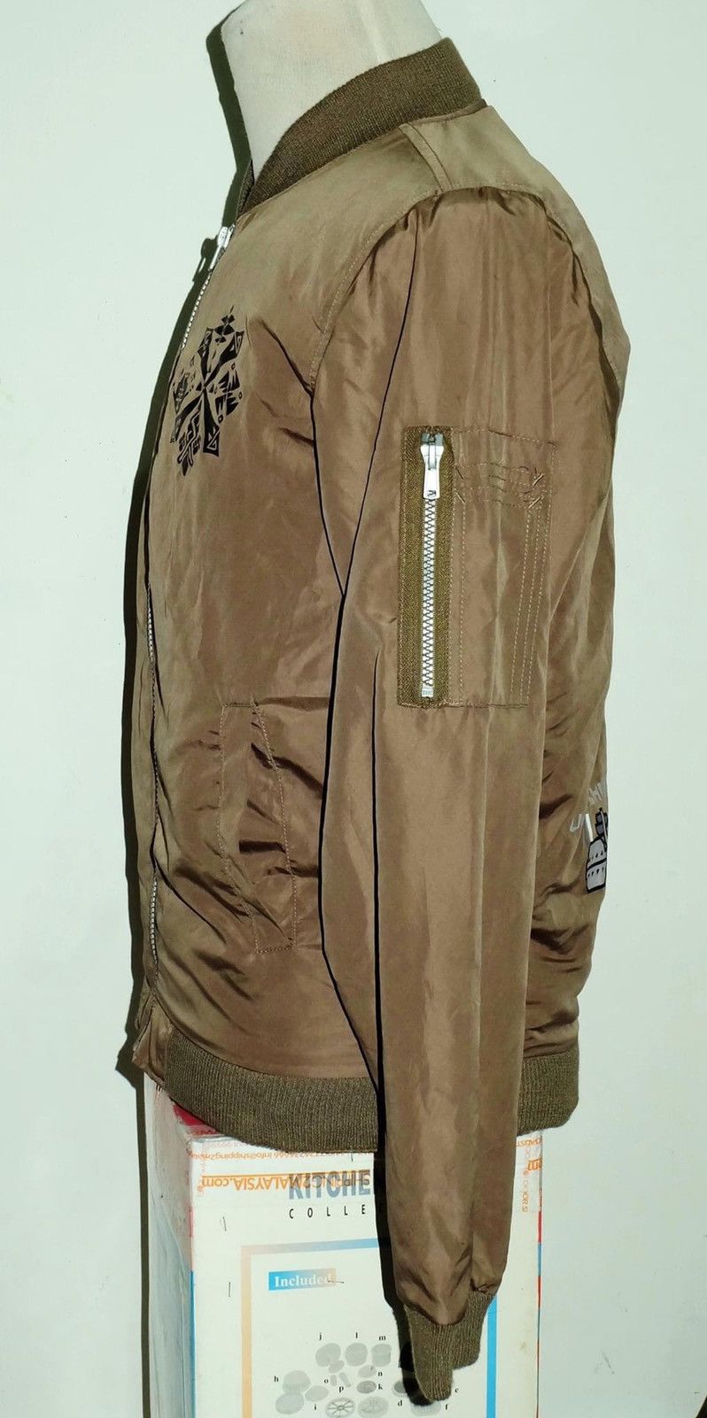 Japanese Brand × Playstation Monster Hunter Lightweight Bomber Jacket Original CAPCOM Size US M / EU 48-50 / 2 - 8 Thumbnail
