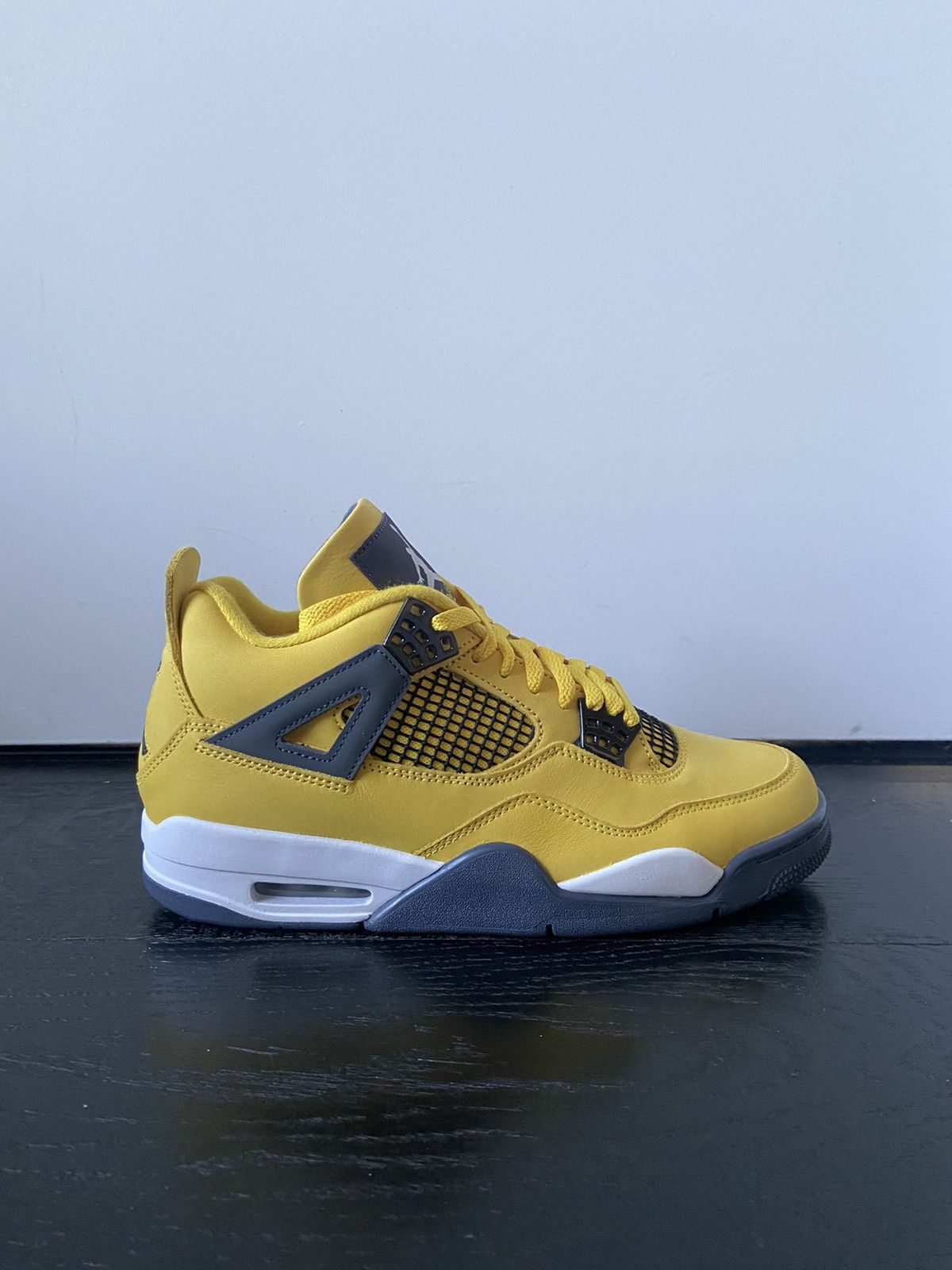 Jordan Brand JORDAN 4 ‘LIGHTNING’ Size US 9 / EU 42 - 2 Thumbnail