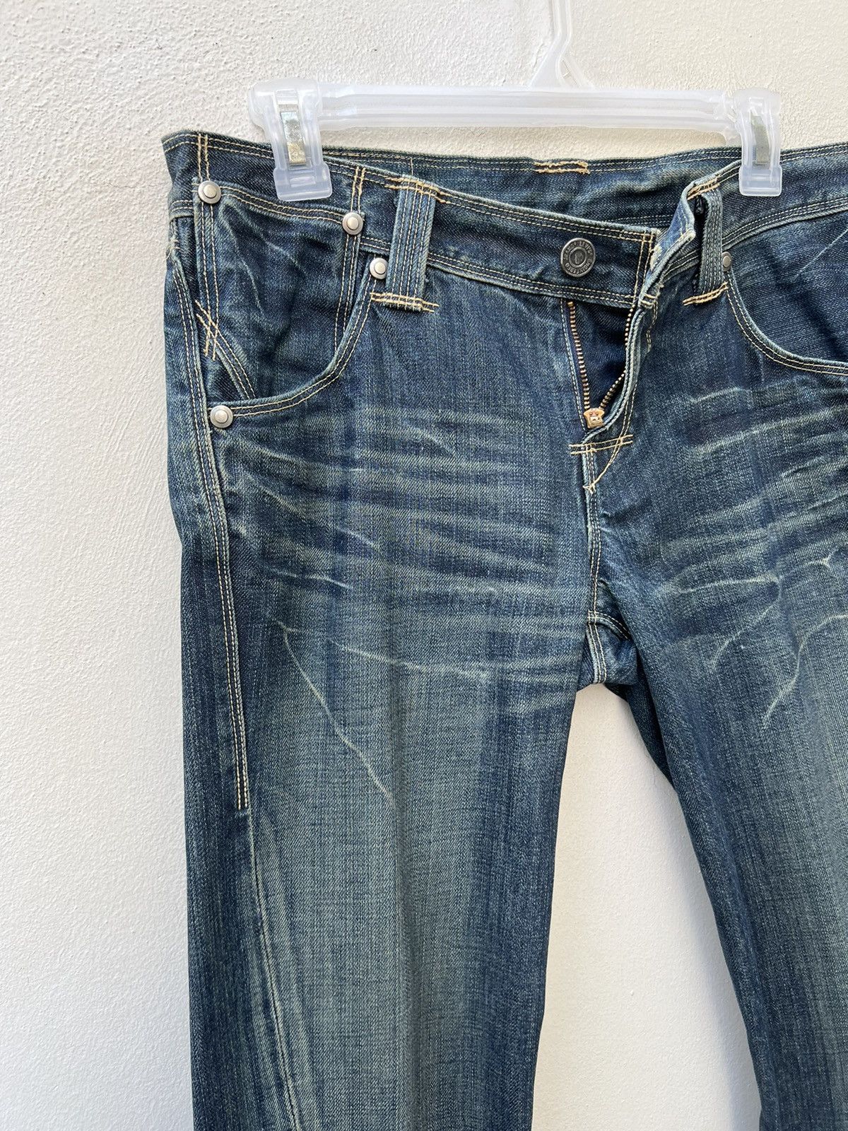 Japanese Brand Vintage 2002 Levi’s Engineered Slim Denim Jeans Size US 29 - 5 Thumbnail