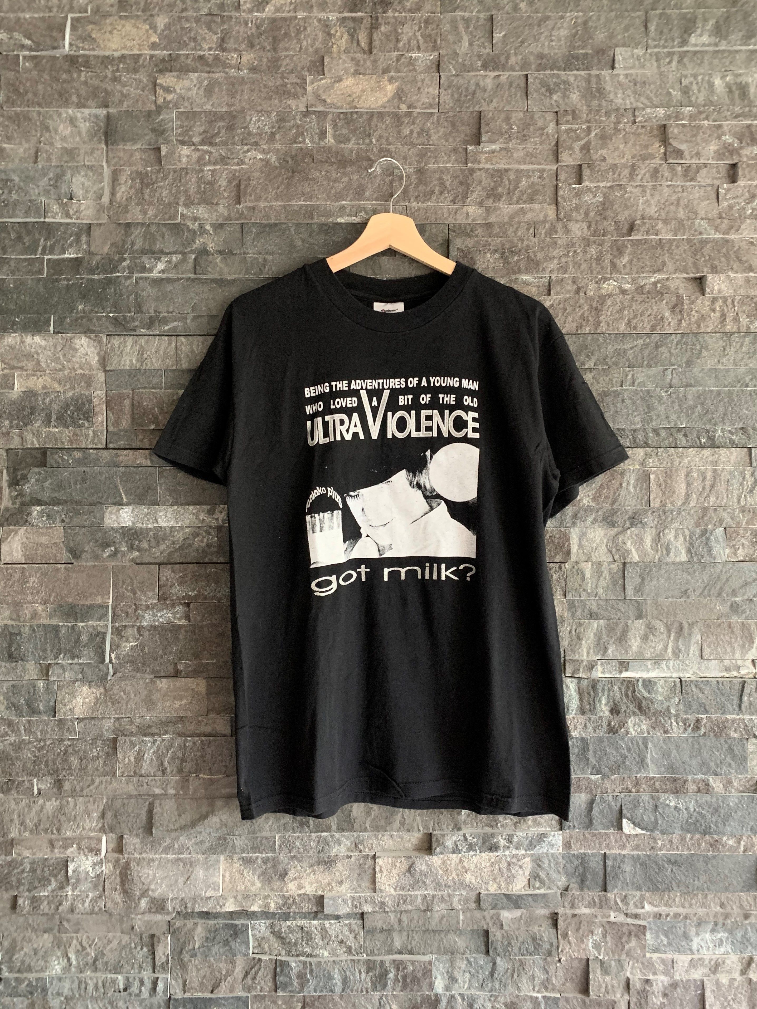 Vintage Vintage A Clockwork Orange Milk T Shirt Size US M / EU 48-50 / 2 - 2 Thumbnail