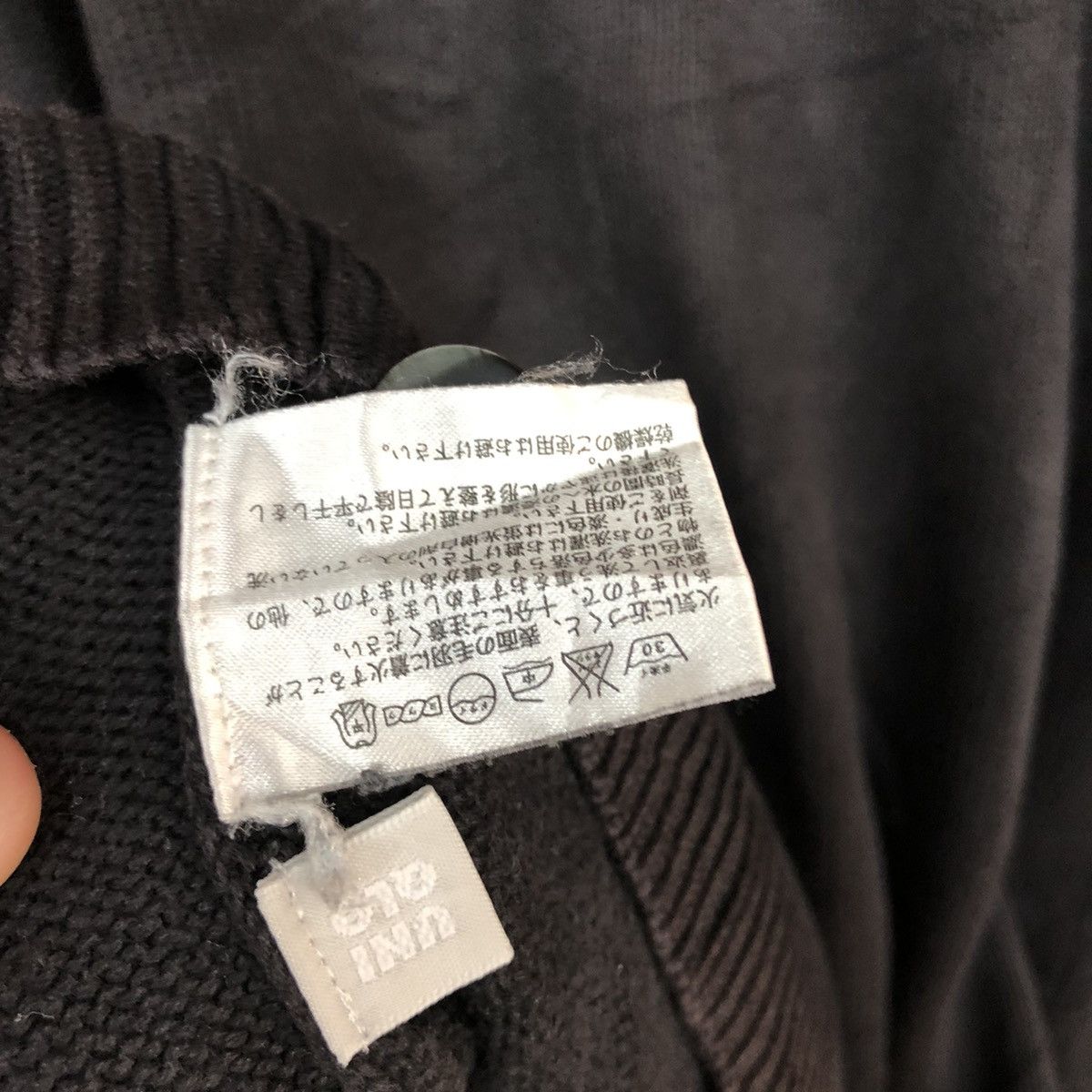 Homespun Knitwear Uniqlo Black plain knitwear Cardigan #H459 Size US M / EU 48-50 / 2 - 12 Thumbnail