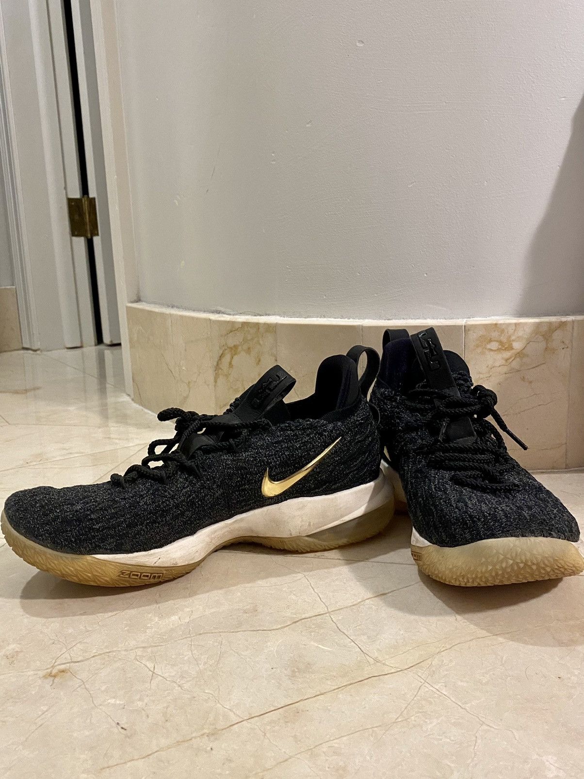 2018 LeBron 15 Low 'Metallic Gold'