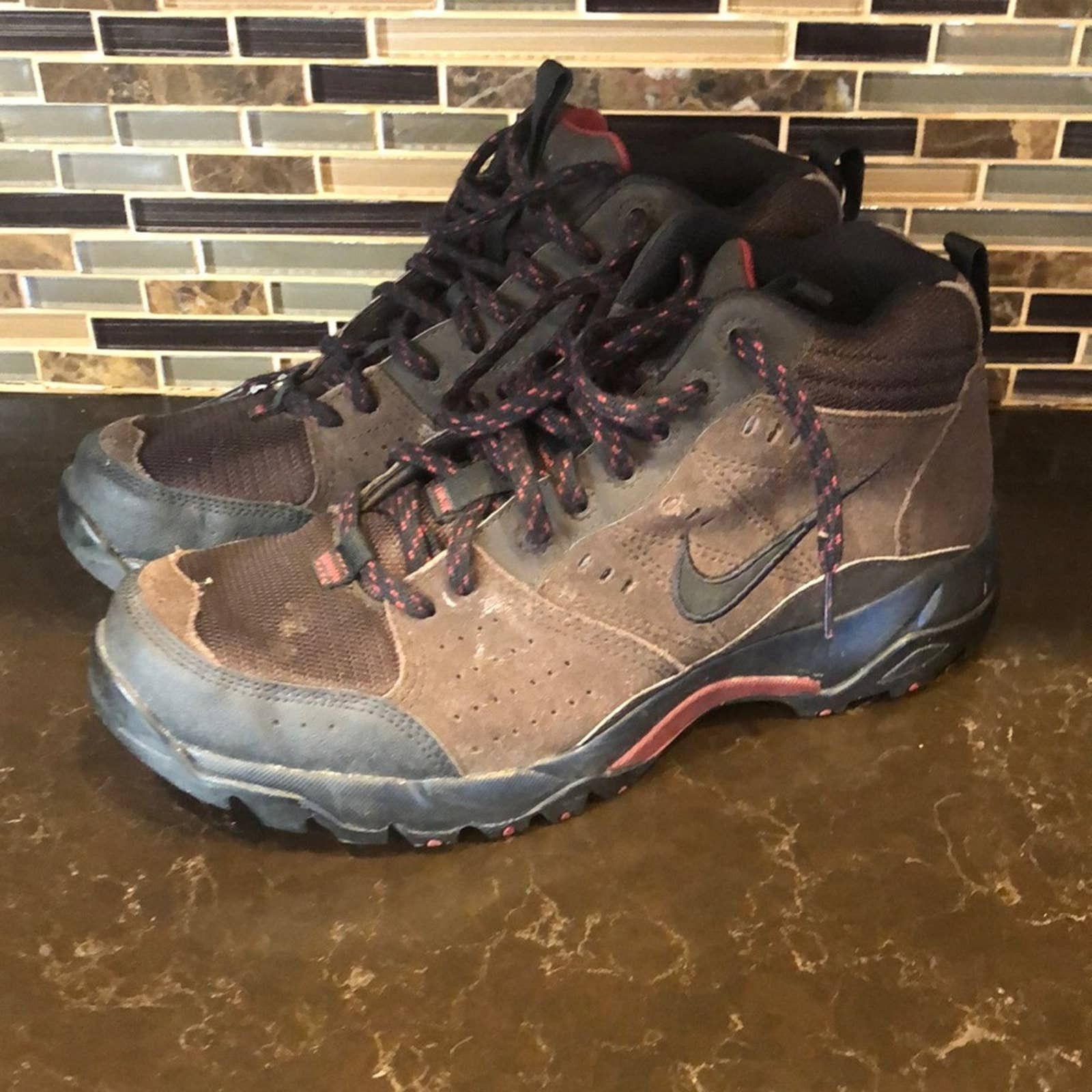 acg nike hiking shoes