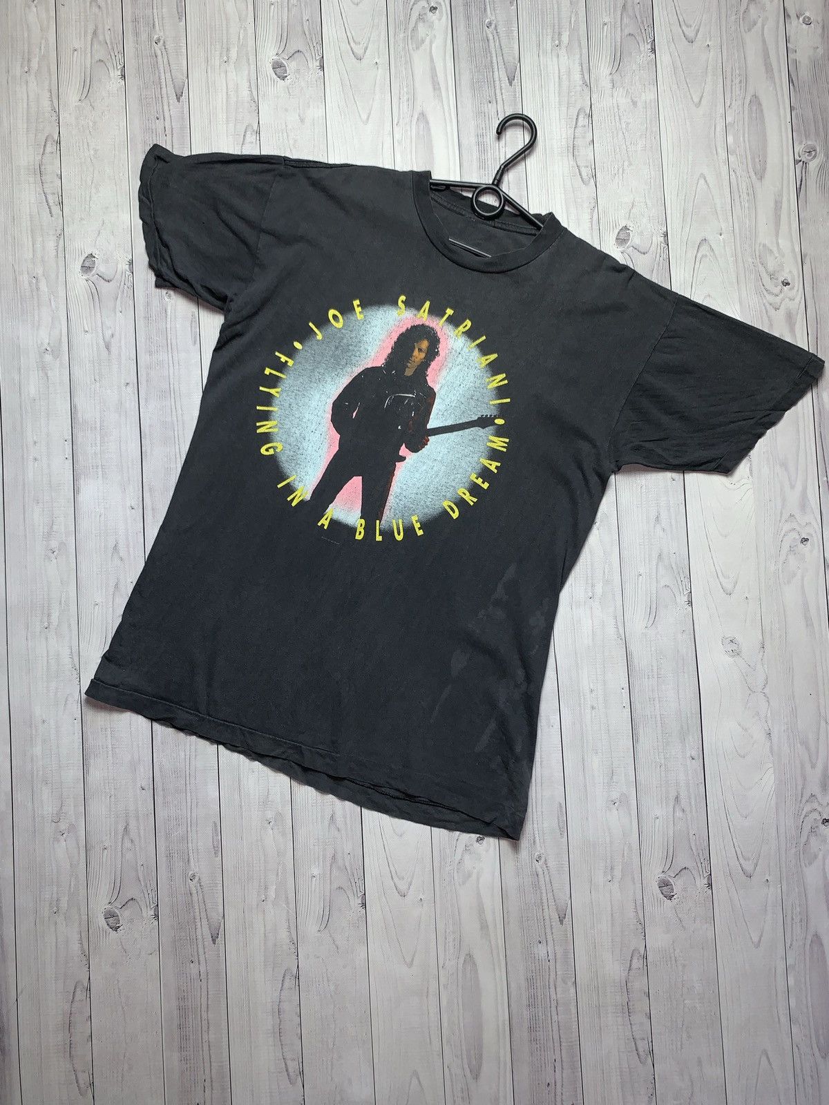 Band Tees Vintage rock tee Joe Satriani 90 Flying in a Blue Dream Size US M / EU 48-50 / 2 - 1 Thumbnail