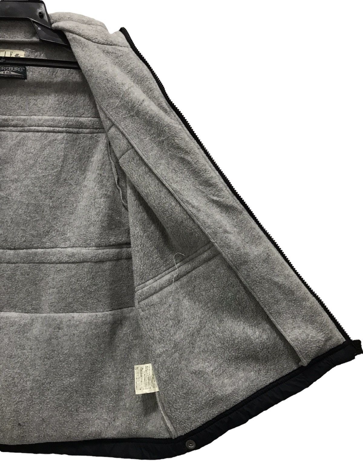 Designer ELLE HOMME DYERSBURG PERFOMANCE FABRICS SLEEVELESS JACKET Size US M / EU 48-50 / 2 - 9 Thumbnail