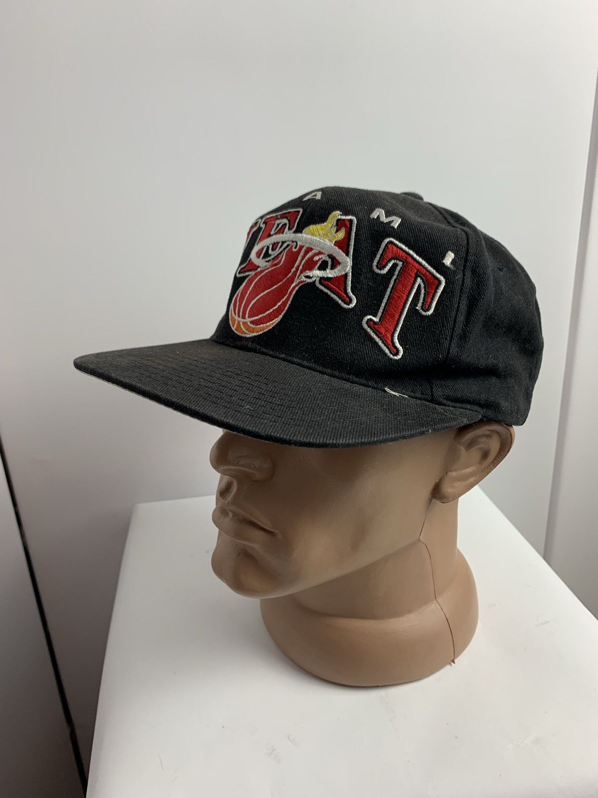 NBA Vintage Cap Miami Heat Big logo starter Size ONE SIZE - 1 Thumbnail