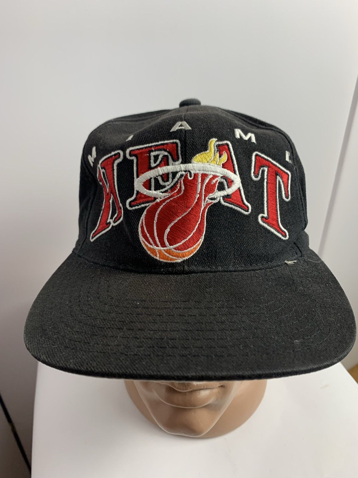 NBA Vintage Cap Miami Heat Big logo starter Size ONE SIZE - 2 Thumbnail