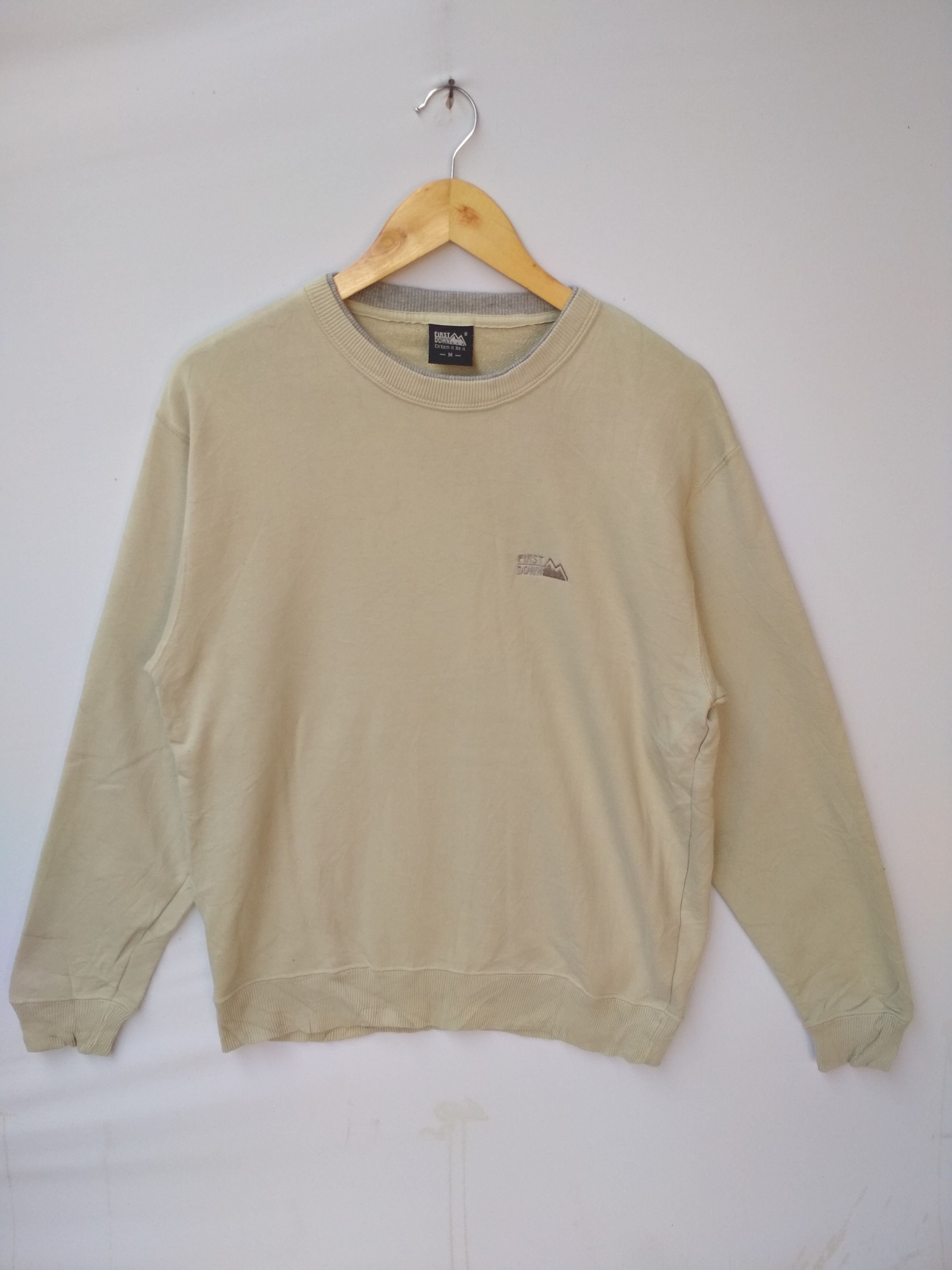 Vintage FIRST DOWN EMBROIDERED SPELL OUT LOGO SWEATSHIRT Size US M / EU 48-50 / 2 - 1 Thumbnail