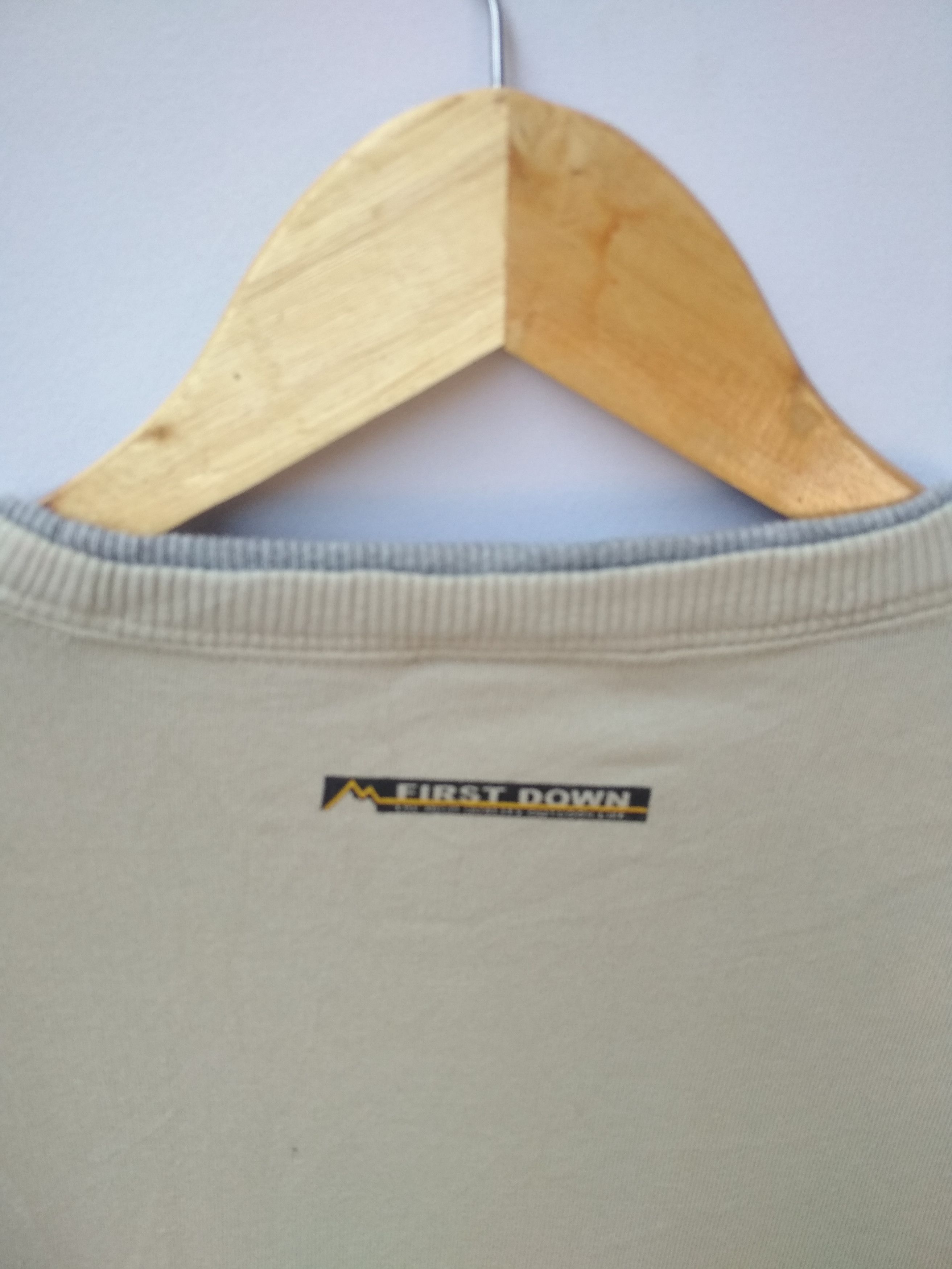 Vintage FIRST DOWN EMBROIDERED SPELL OUT LOGO SWEATSHIRT Size US M / EU 48-50 / 2 - 4 Thumbnail