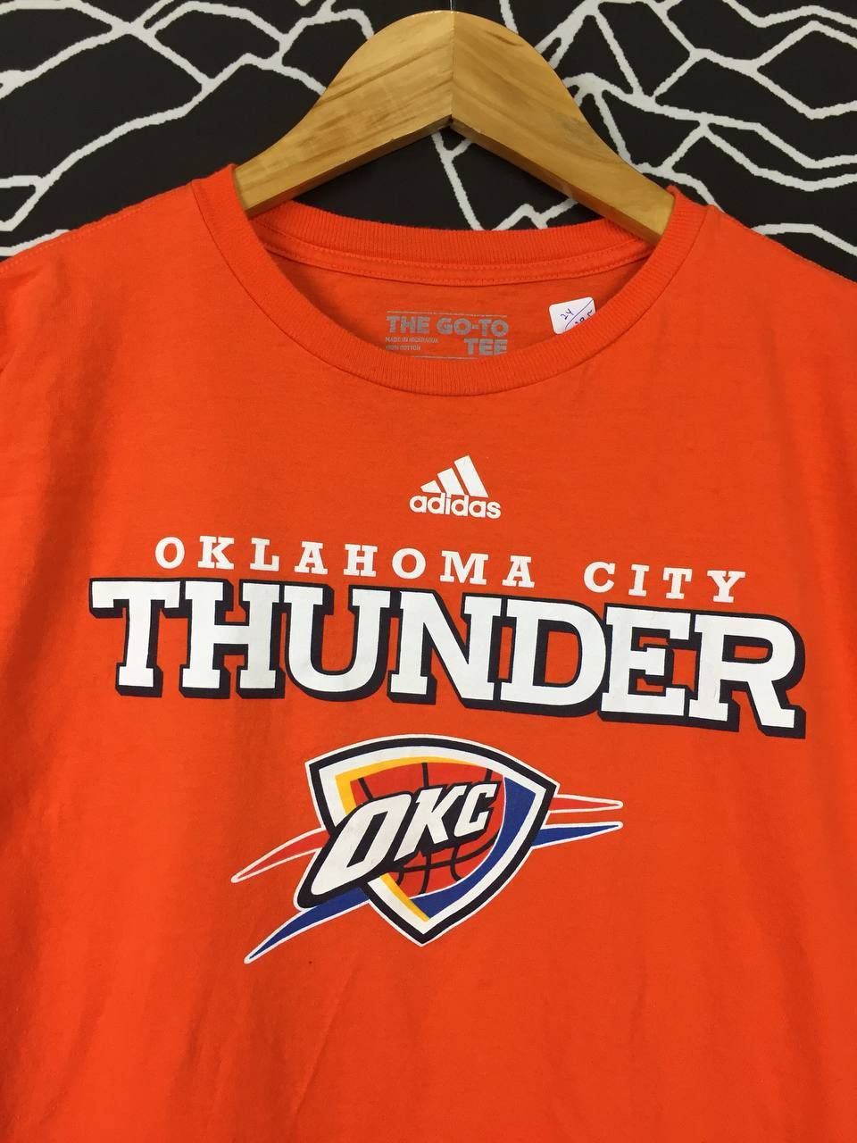 Adidas Adidas Oklahama City Thunder NBA Graphic Tee Size US XL / EU 56 / 4 - 3 Thumbnail