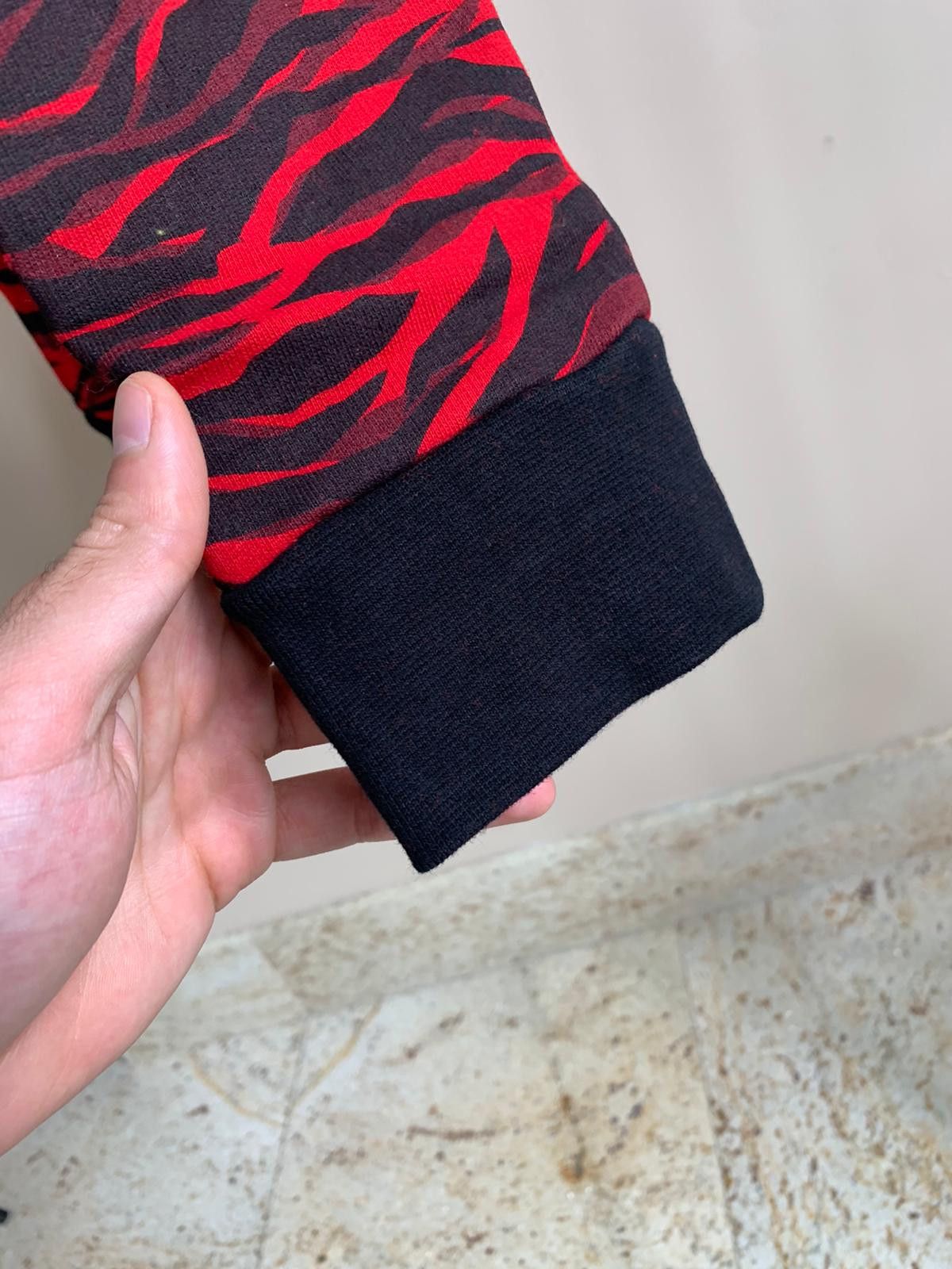 Balmain Tiger Camo Pullover in Red Tiger Camo Size US S / EU 44-46 / 1 - 10 Thumbnail