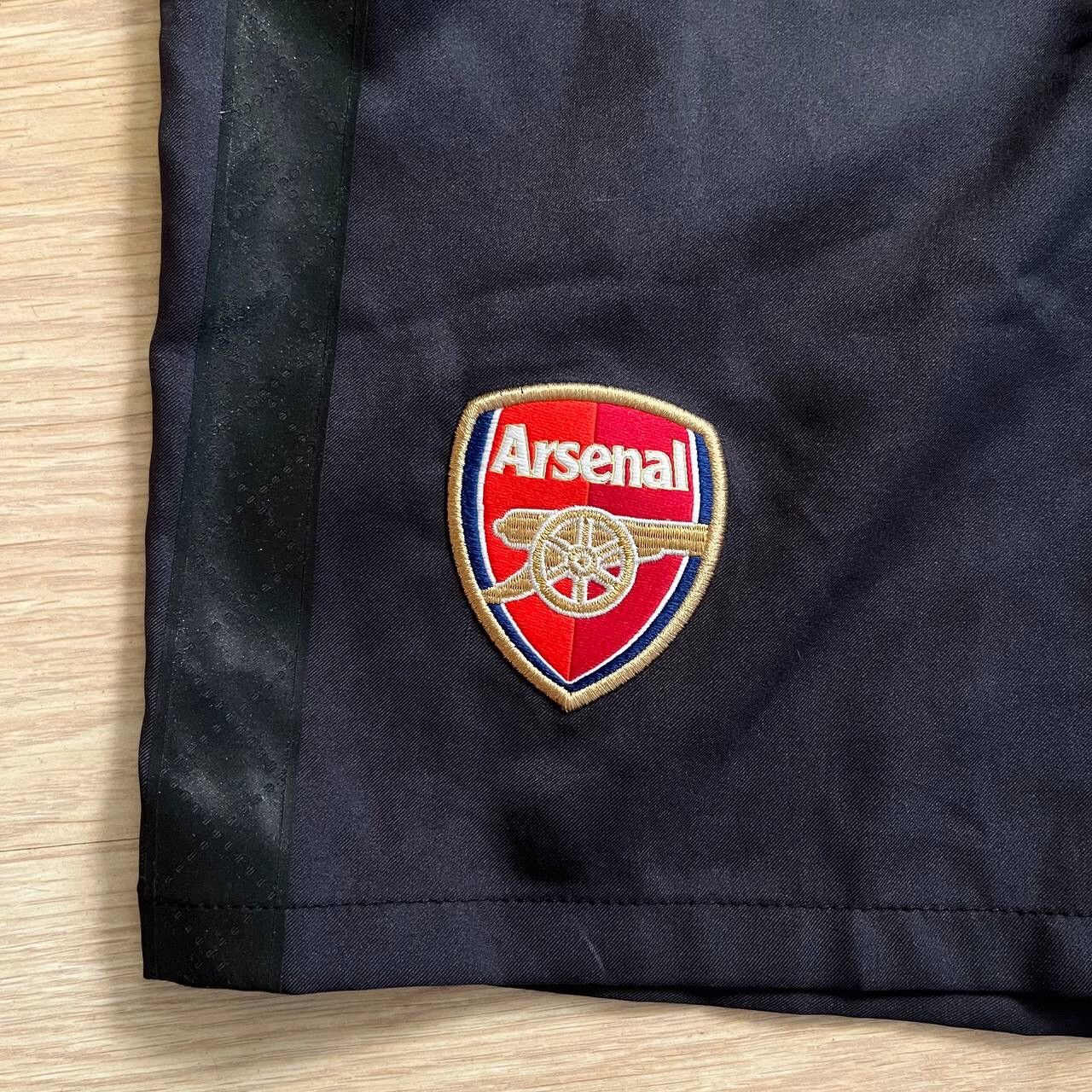 Nike ARSENAL SHORTS 2012/2013 AWAY PLAYER ISSUE Size US 36 / EU 52 - 3 Thumbnail