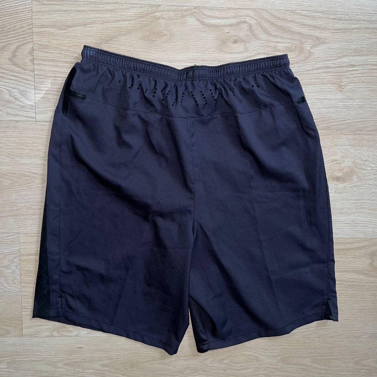 Nike ARSENAL SHORTS 2012/2013 AWAY PLAYER ISSUE Size US 36 / EU 52 - 2 Thumbnail