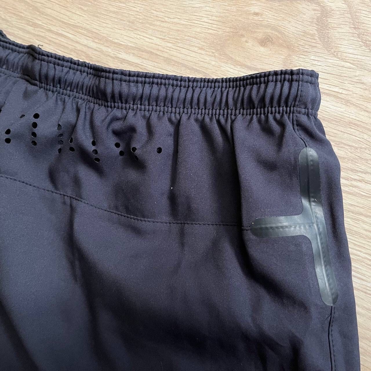 Nike ARSENAL SHORTS 2012/2013 AWAY PLAYER ISSUE Size US 36 / EU 52 - 4 Thumbnail