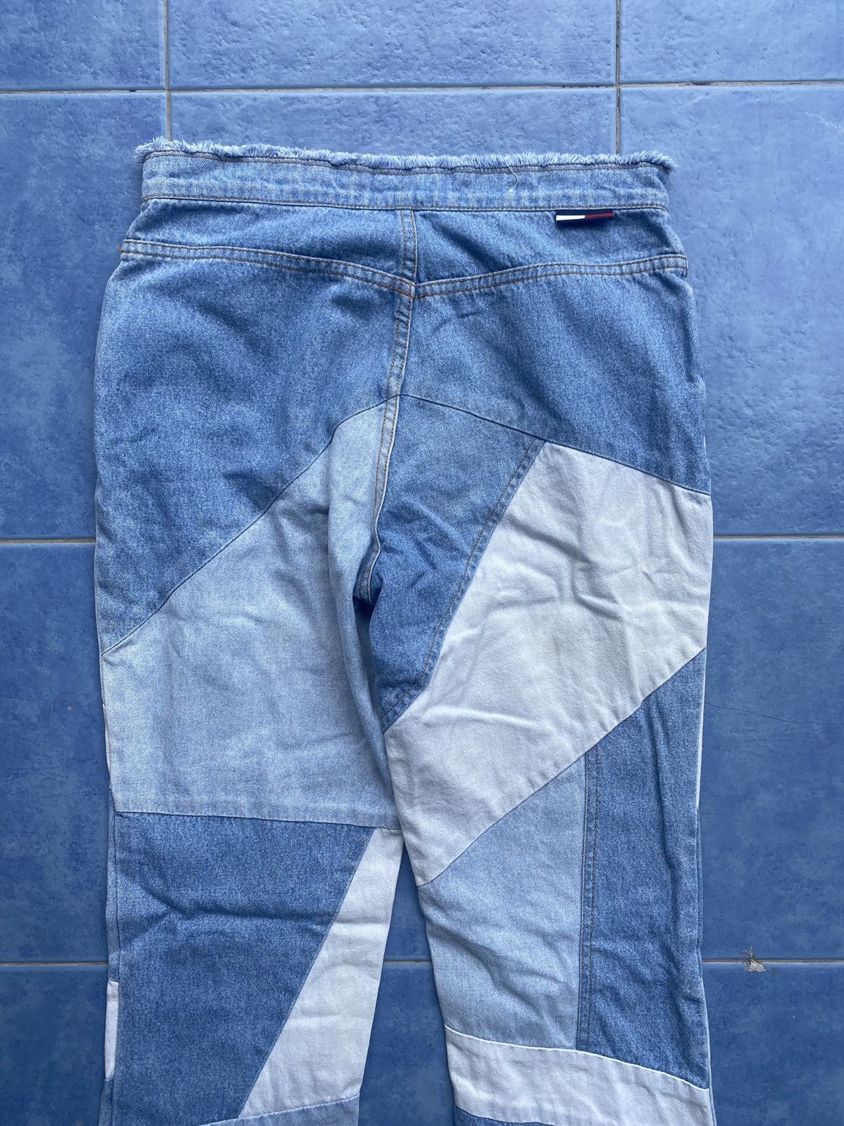 Tommy Hilfiger × Vintage Tommy Jeans Reworked Hagi Like Denim Size US 28 / EU 44 - 7 Thumbnail