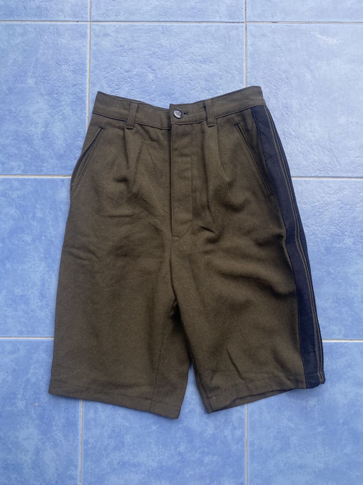 Jean Paul Gaultier × Vintage JPG Sideline Green Wool Shorts Size US 26 / EU 42 - 1 Thumbnail