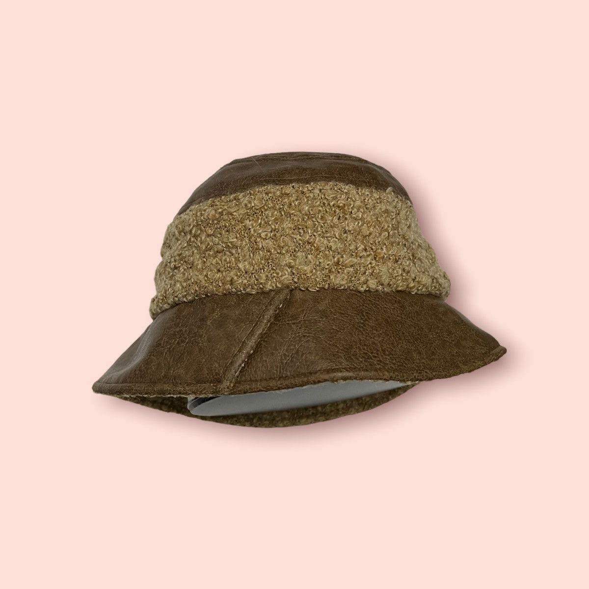 VINTAGE ESSEMERRY CROCHET LEATHER BUCKET HAT