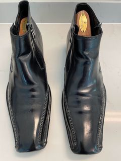 Robert sales wayne boots