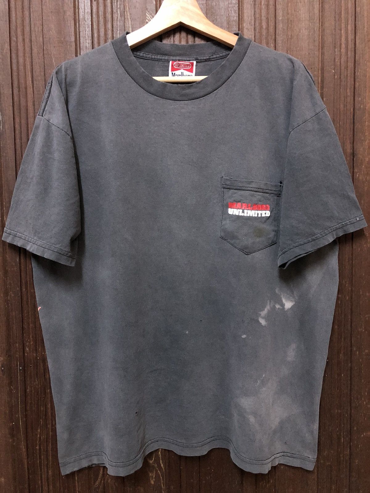 Marlboro Unlimited × Vintage DISTRESS! Vintage Marlboro Unlimited Gecko Pocket Tee Shirt Size US XL / EU 56 / 4 - 4 Thumbnail