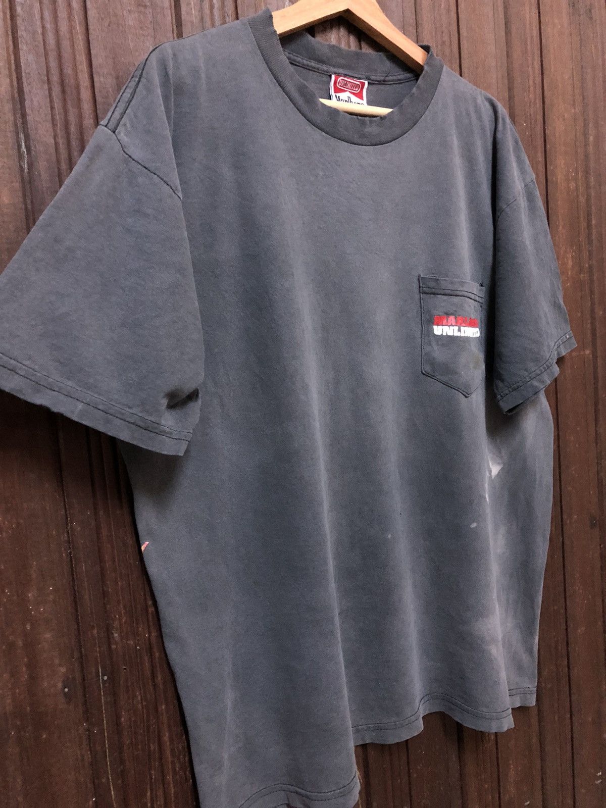 Marlboro Unlimited × Vintage DISTRESS! Vintage Marlboro Unlimited Gecko Pocket Tee Shirt Size US XL / EU 56 / 4 - 8 Thumbnail