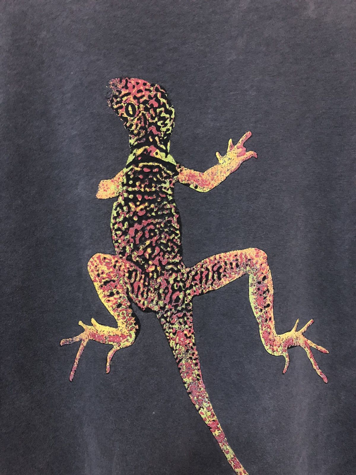 Marlboro Unlimited × Vintage DISTRESS! Vintage Marlboro Unlimited Gecko Pocket Tee Shirt Size US XL / EU 56 / 4 - 3 Thumbnail
