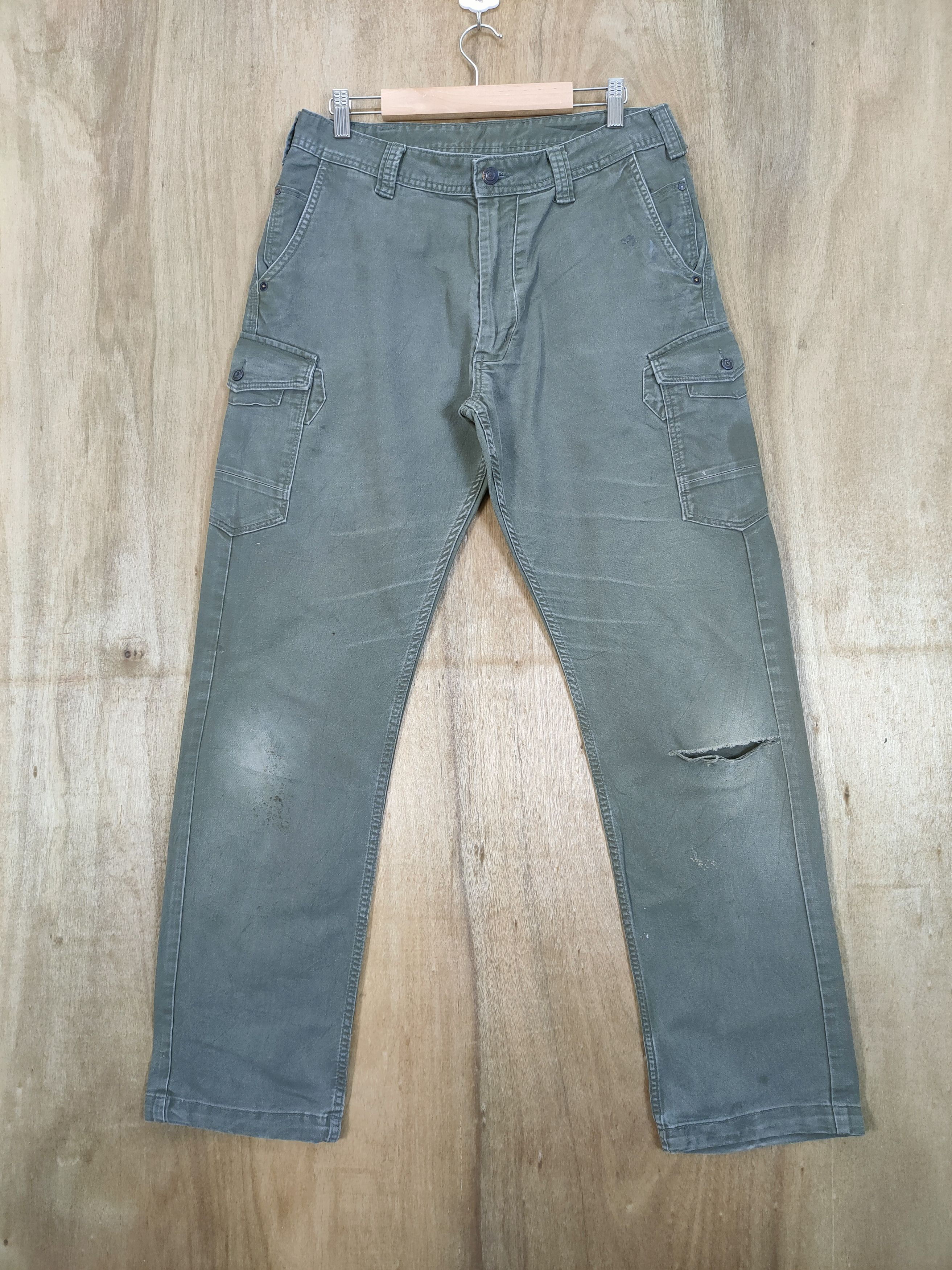 Japanese Brand EVENRIVER FADED DISTRESSED CARGO PANTS Size US 32 / EU 48 - 1 Thumbnail