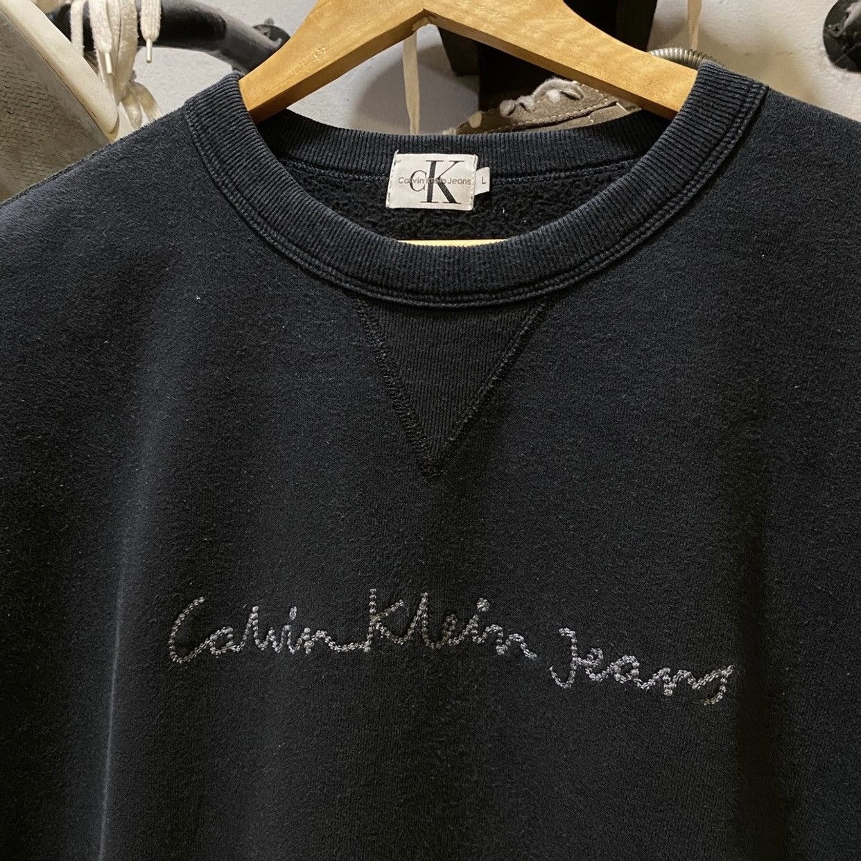 Calvin Klein × Calvin Klein 205W39NYC × Vintage VINTAGE‼️Calvin Klein Jeans Spellout Embroided Sweatshirt Size US L / EU 52-54 / 3 - 3 Thumbnail