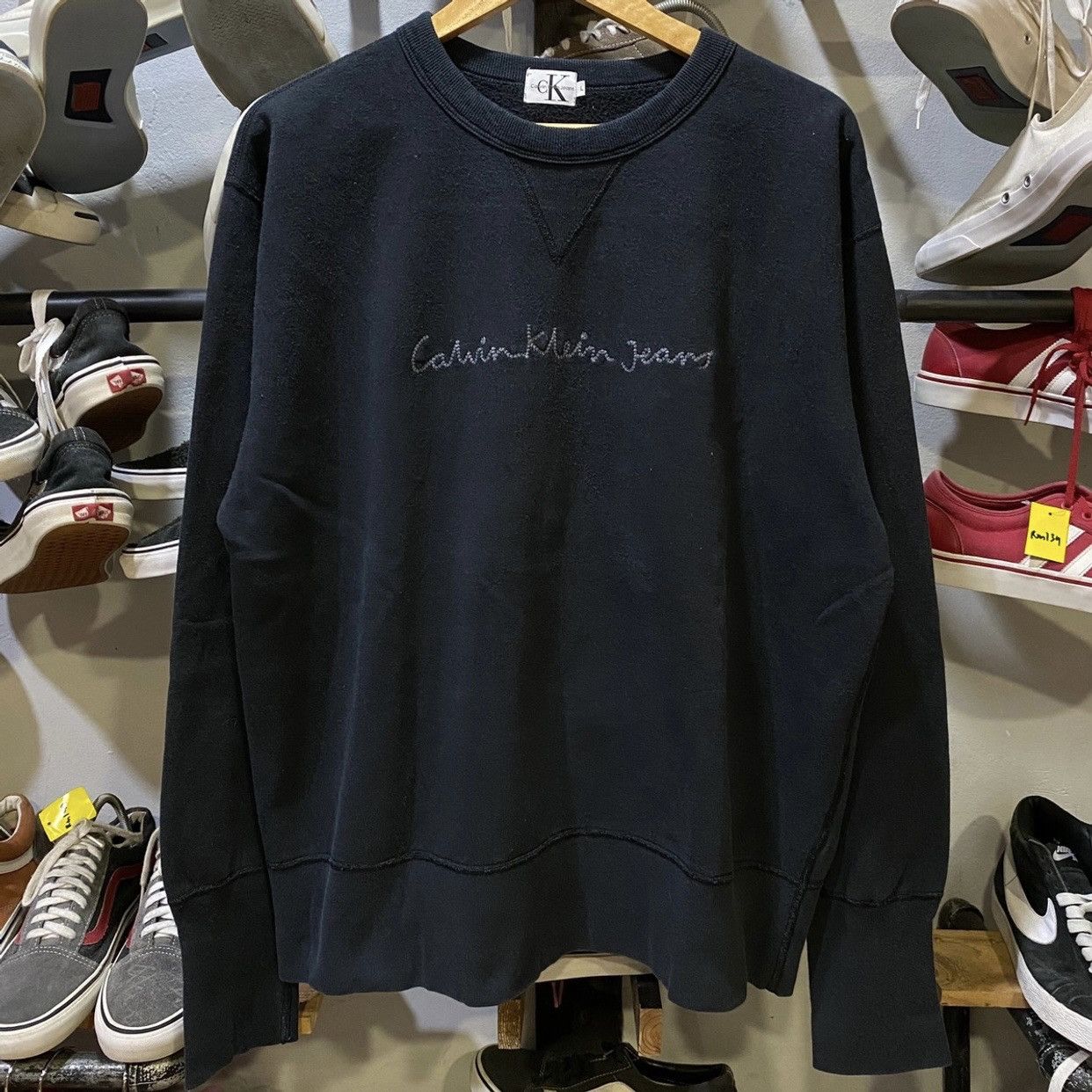 Calvin Klein × Calvin Klein 205W39NYC × Vintage VINTAGE‼️Calvin Klein Jeans Spellout Embroided Sweatshirt Size US L / EU 52-54 / 3 - 1 Thumbnail