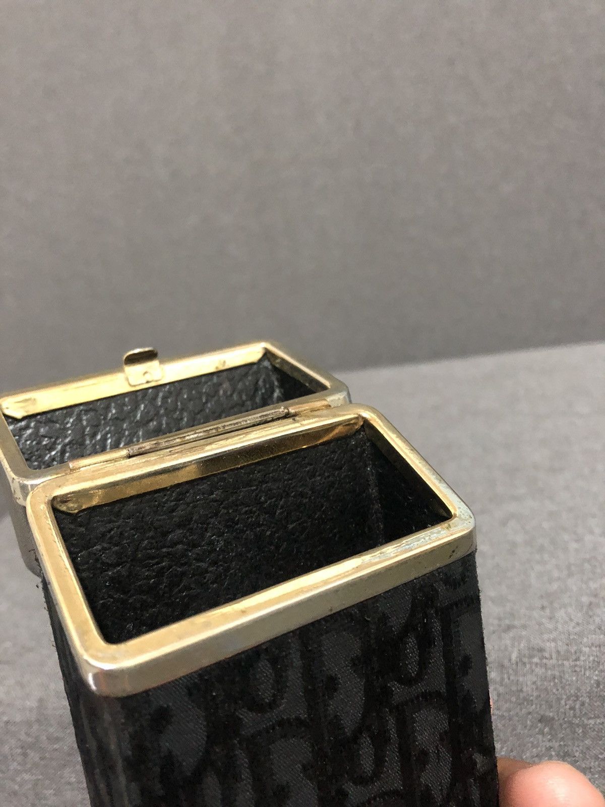 how much is a silver cigarette case worth Set of 2 Ultra Compact Metal-Plated King Size Cigarette Case & Stash Box ( Silver Victoria Print)