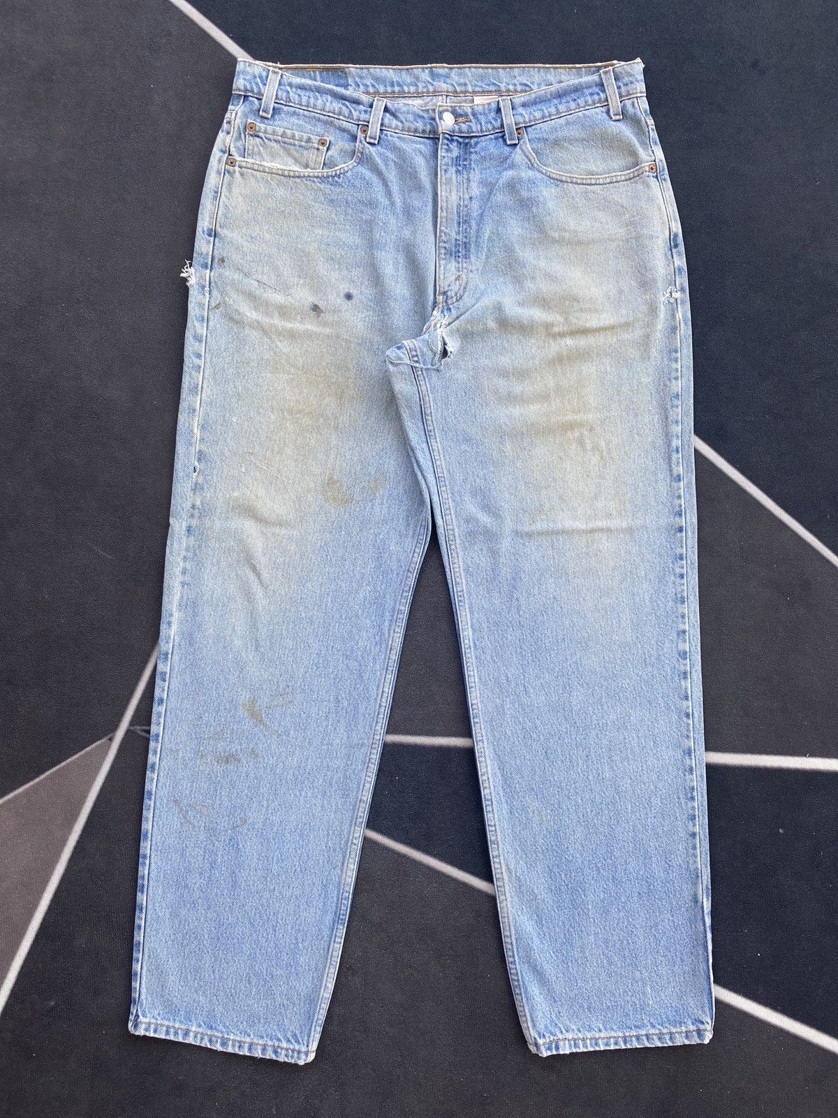 VINTAGE LEVIS 550 BLUE WASH JEANS -J451