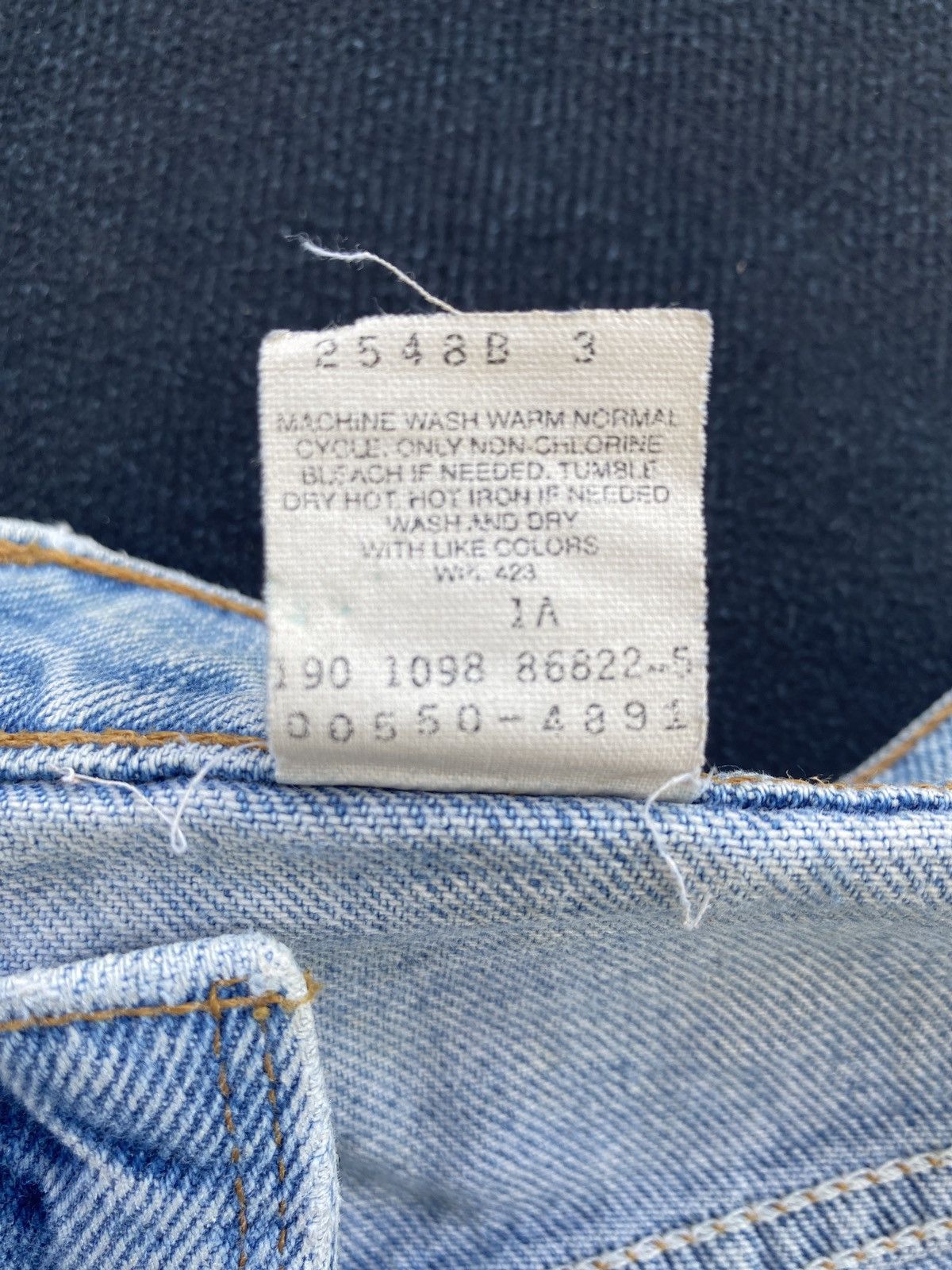 Levi's VINTAGE LEVIS 550 BLUE WASH JEANS -J451 Size US 39 - 8 Thumbnail