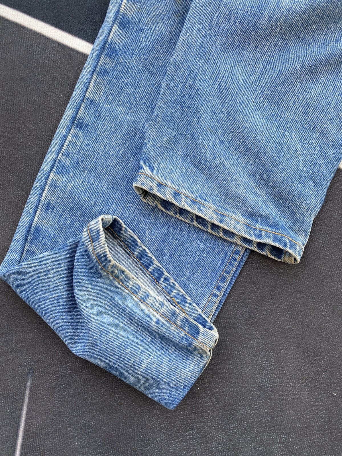Levi's VINTAGE LEVIS 550 RELAXED FIT TAPERED LEG JEANS-J452 Size US 36 / EU 52 - 10 Thumbnail